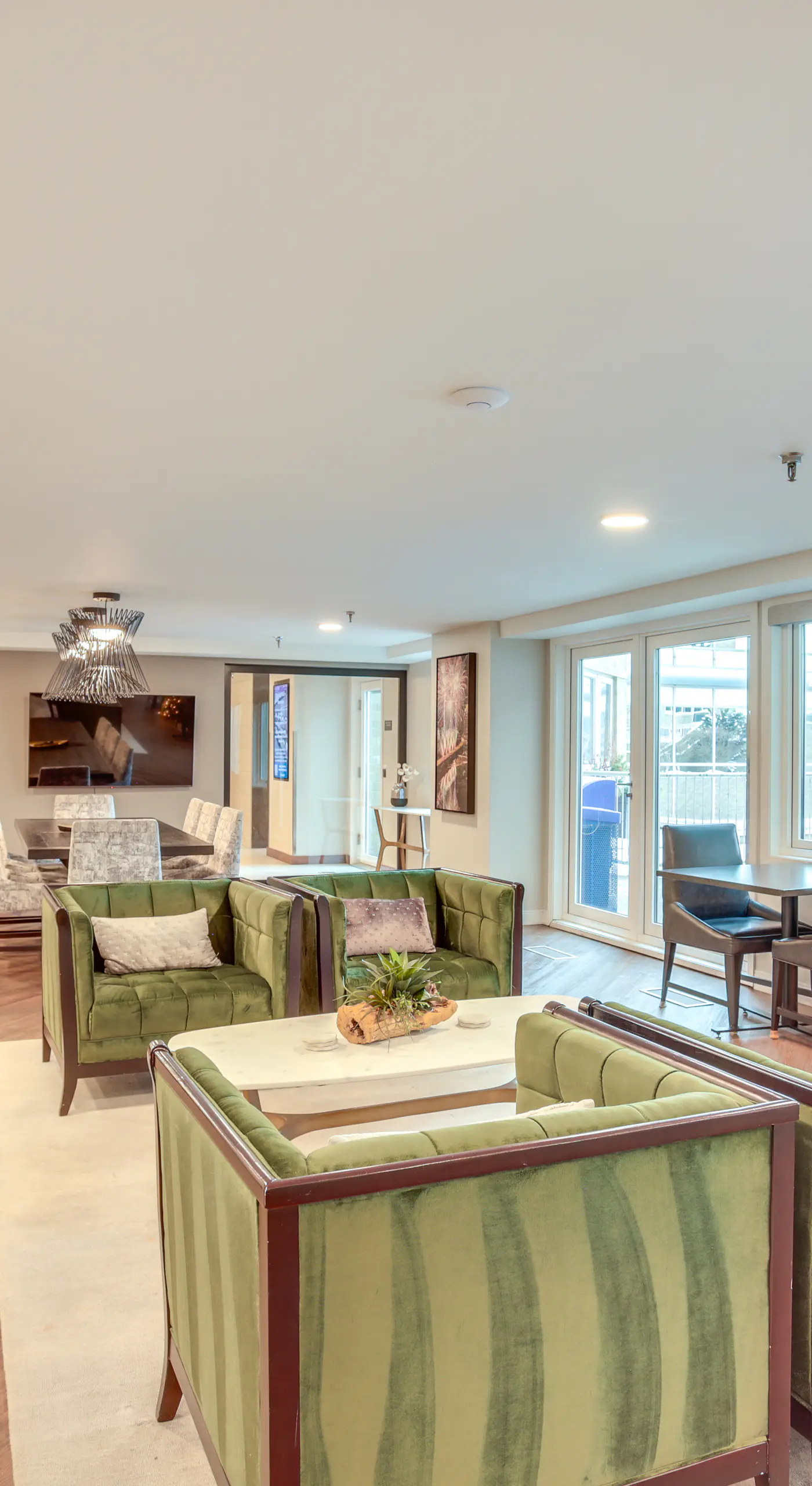 Updated Apt in Dtwn Minneapolis w/ Pool Access!