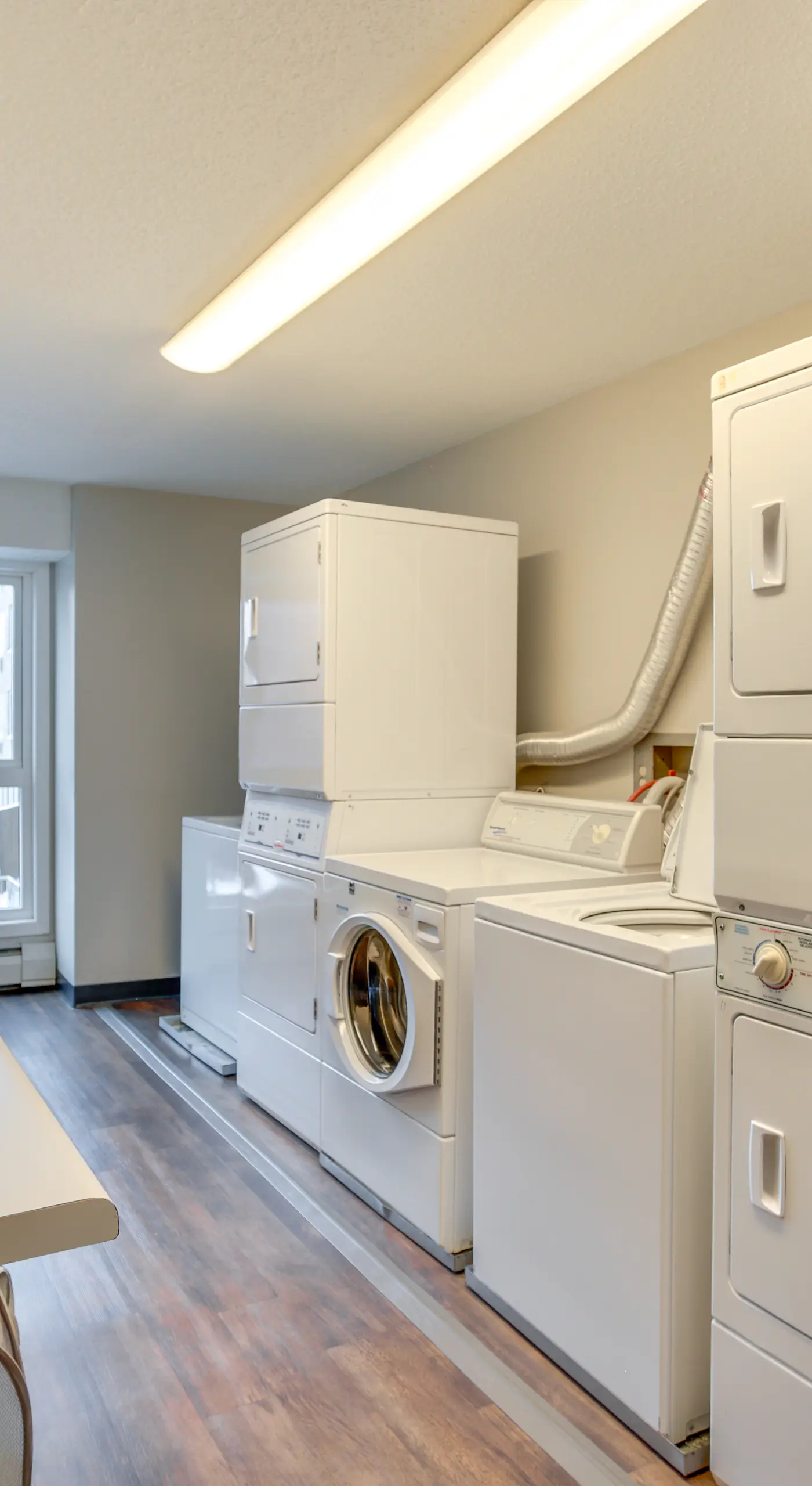 Updated Apt in Dtwn Minneapolis w/ Pool Access!