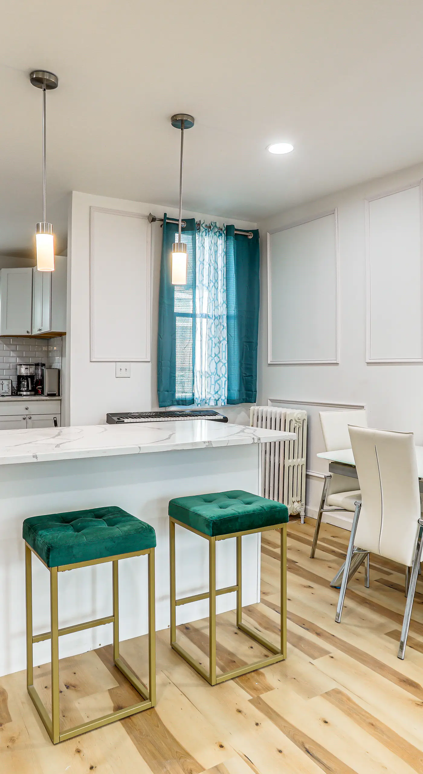 6 Mi to Lincoln Financial: Stylish Philly Townhome