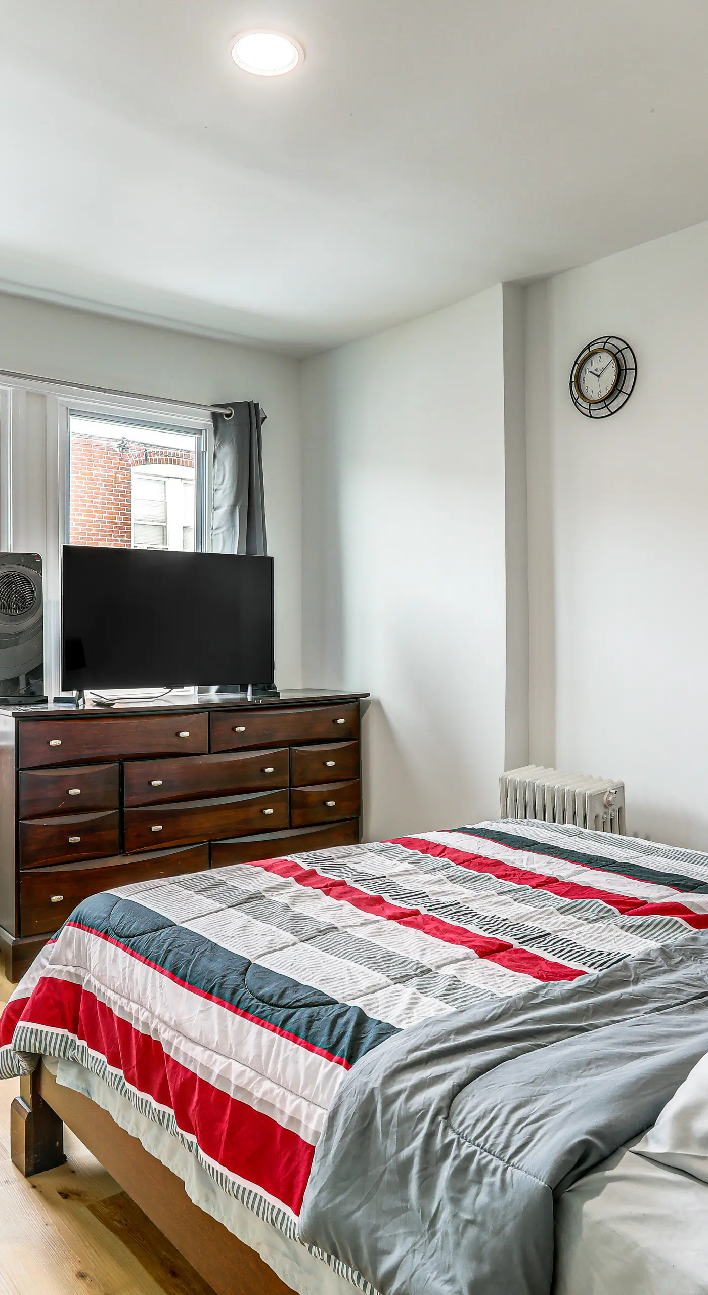 6 Mi to Lincoln Financial: Stylish Philly Townhome