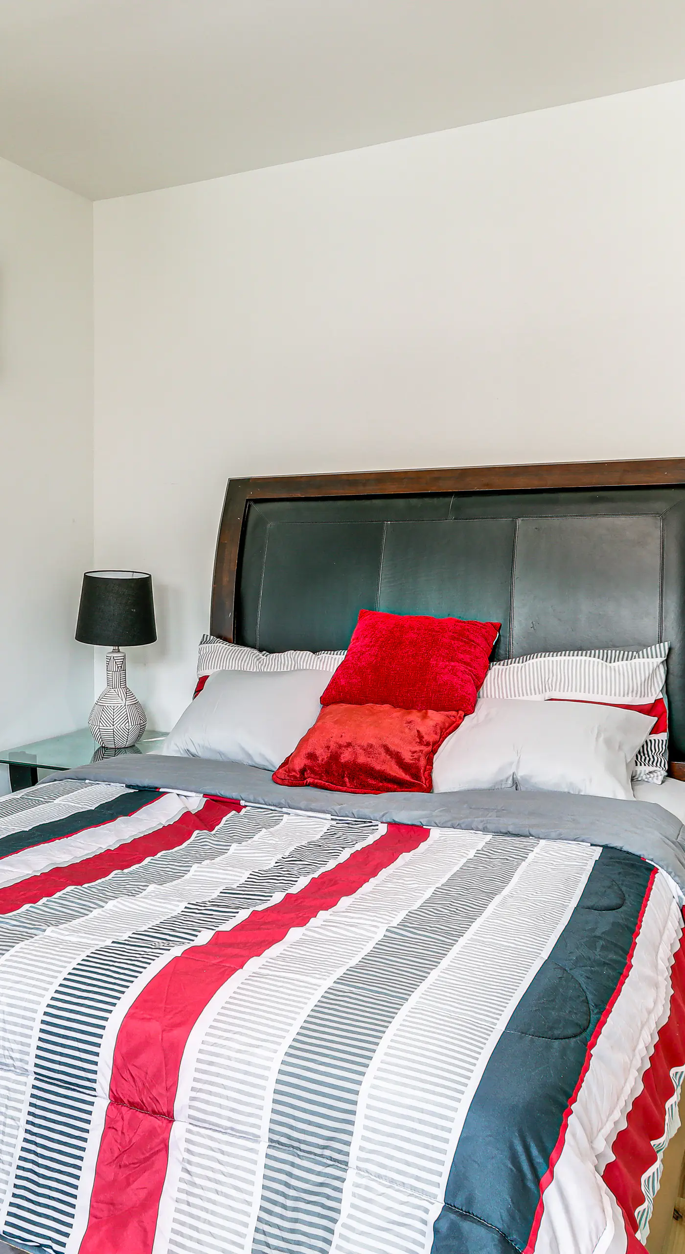 6 Mi to Lincoln Financial: Stylish Philly Townhome