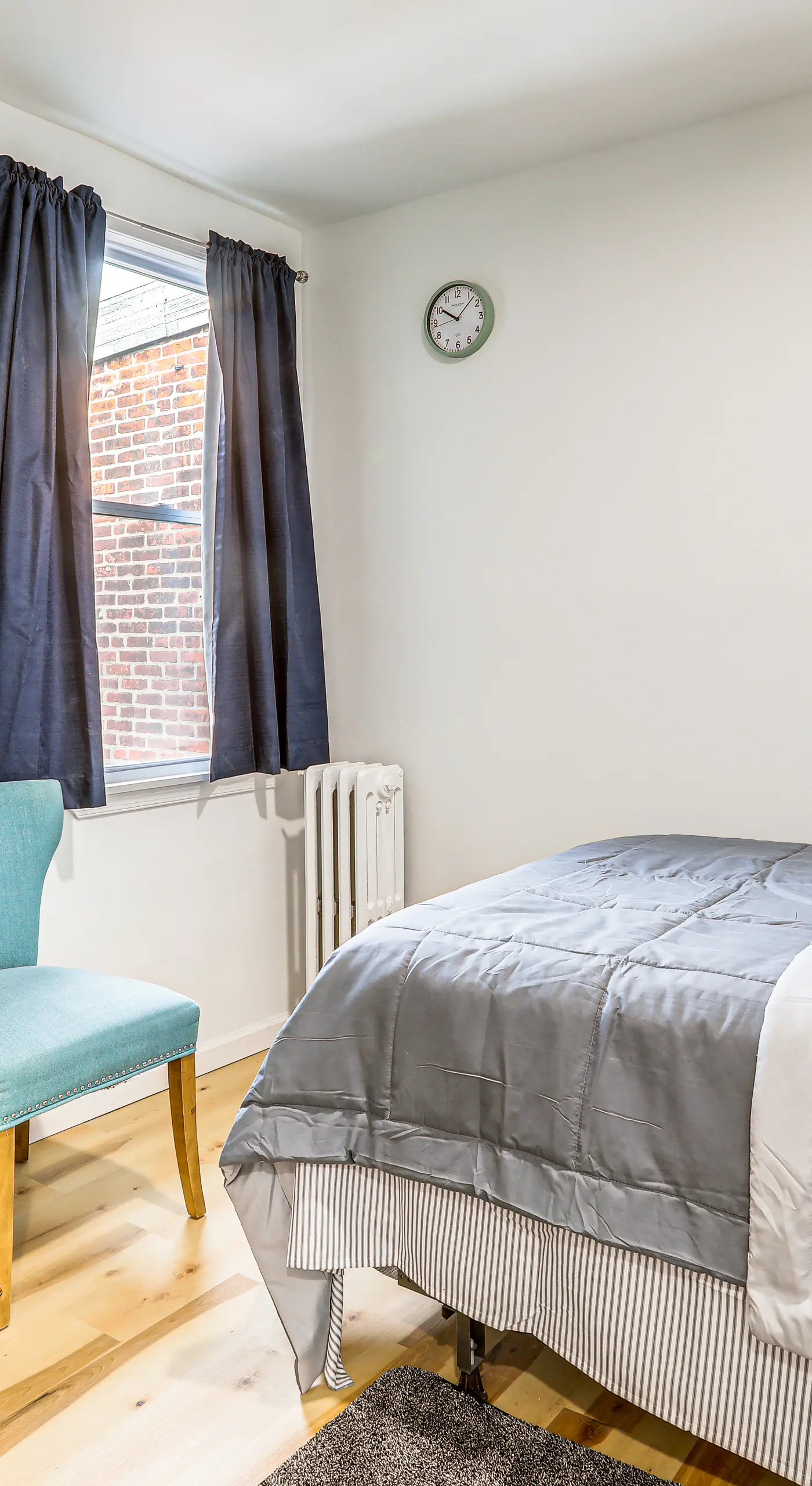 6 Mi to Lincoln Financial: Stylish Philly Townhome