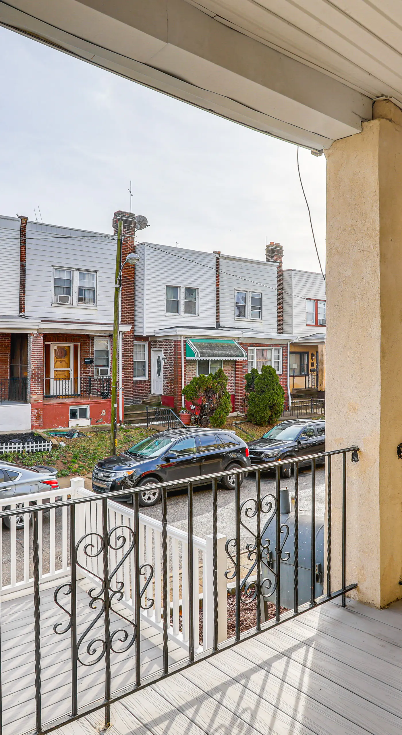 6 Mi to Lincoln Financial: Stylish Philly Townhome