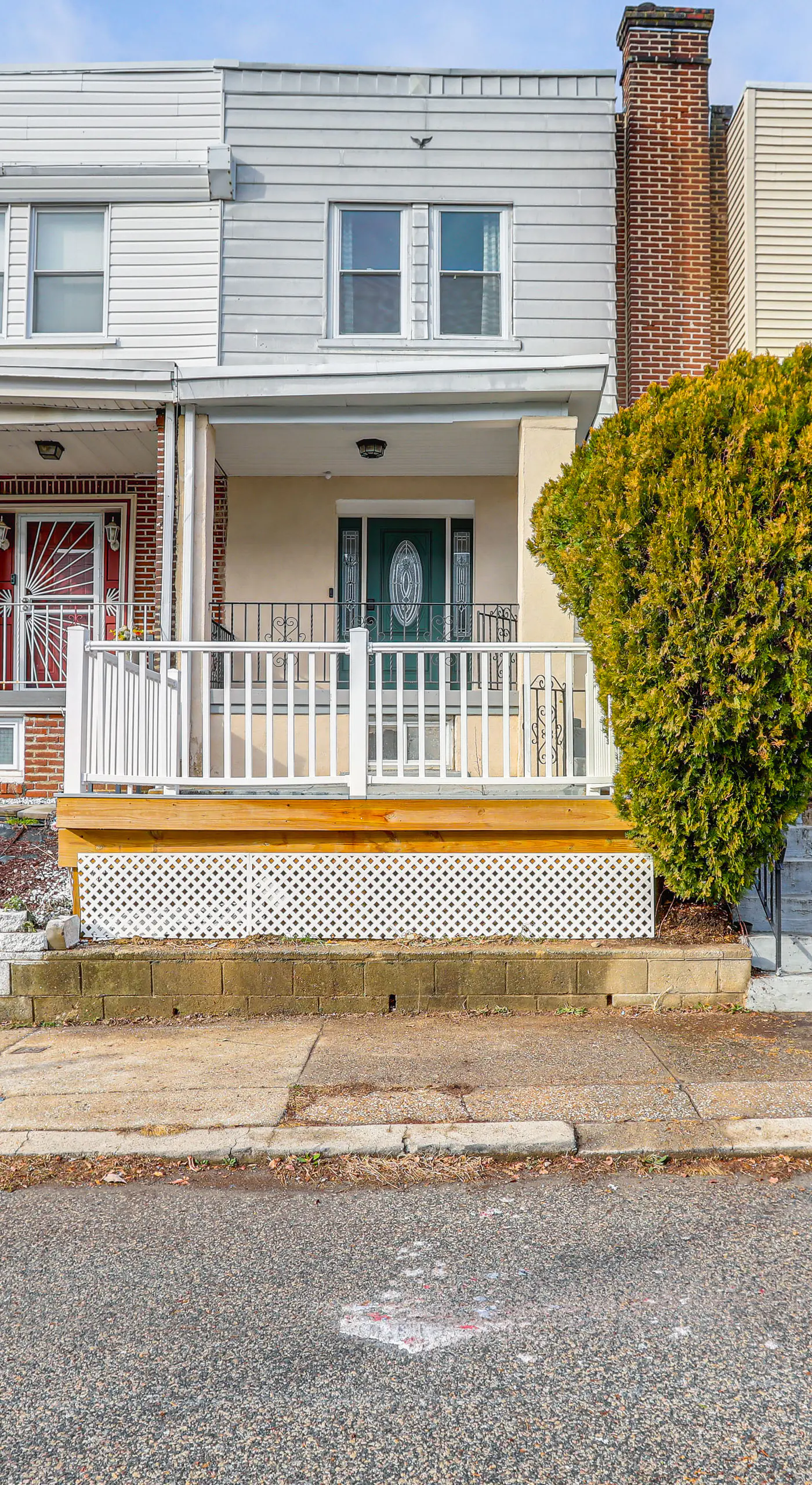 6 Mi to Lincoln Financial: Stylish Philly Townhome