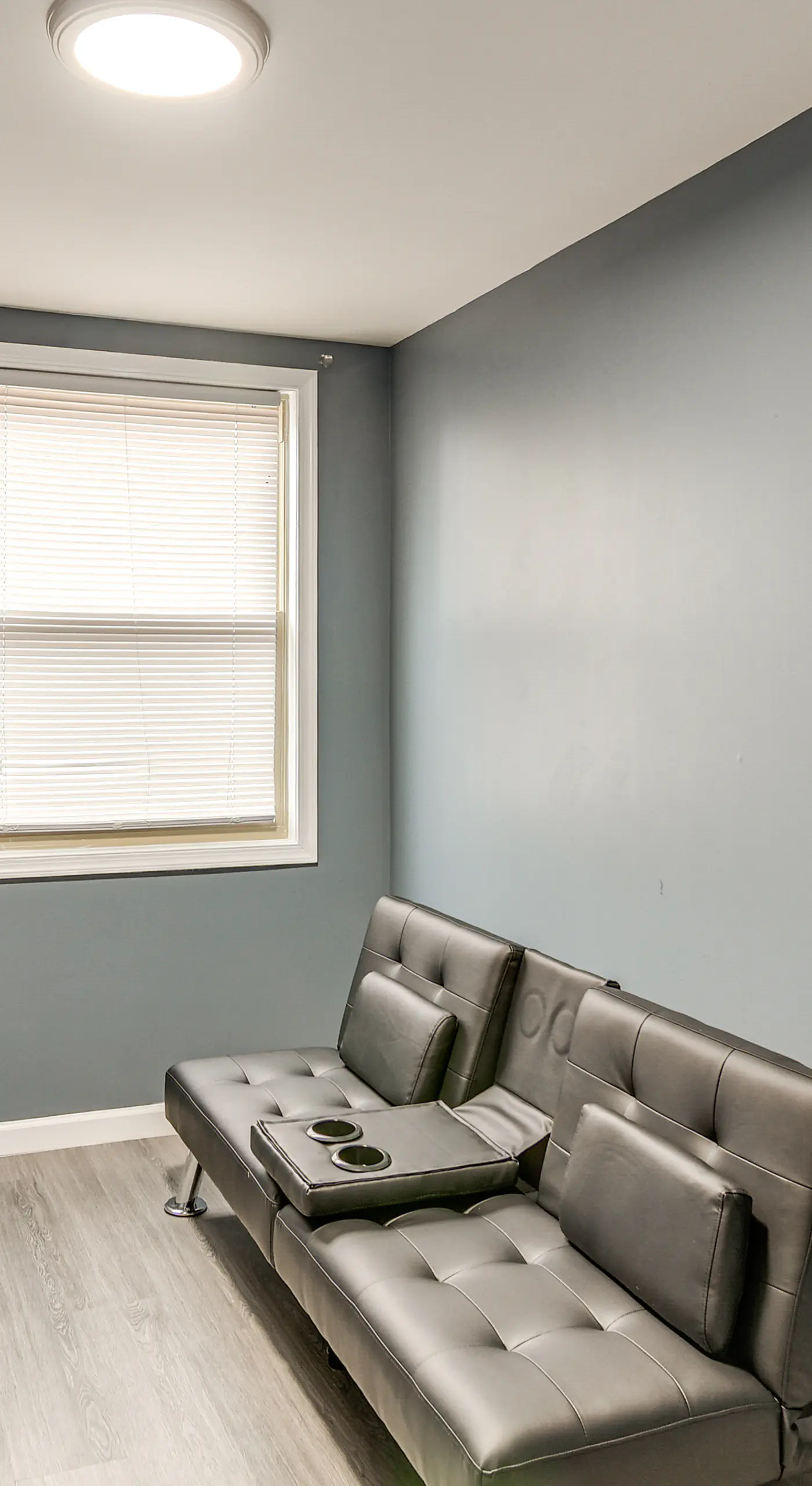 Pet Friendly! NW Philly Rowhouse w/ Fenced Yard!
