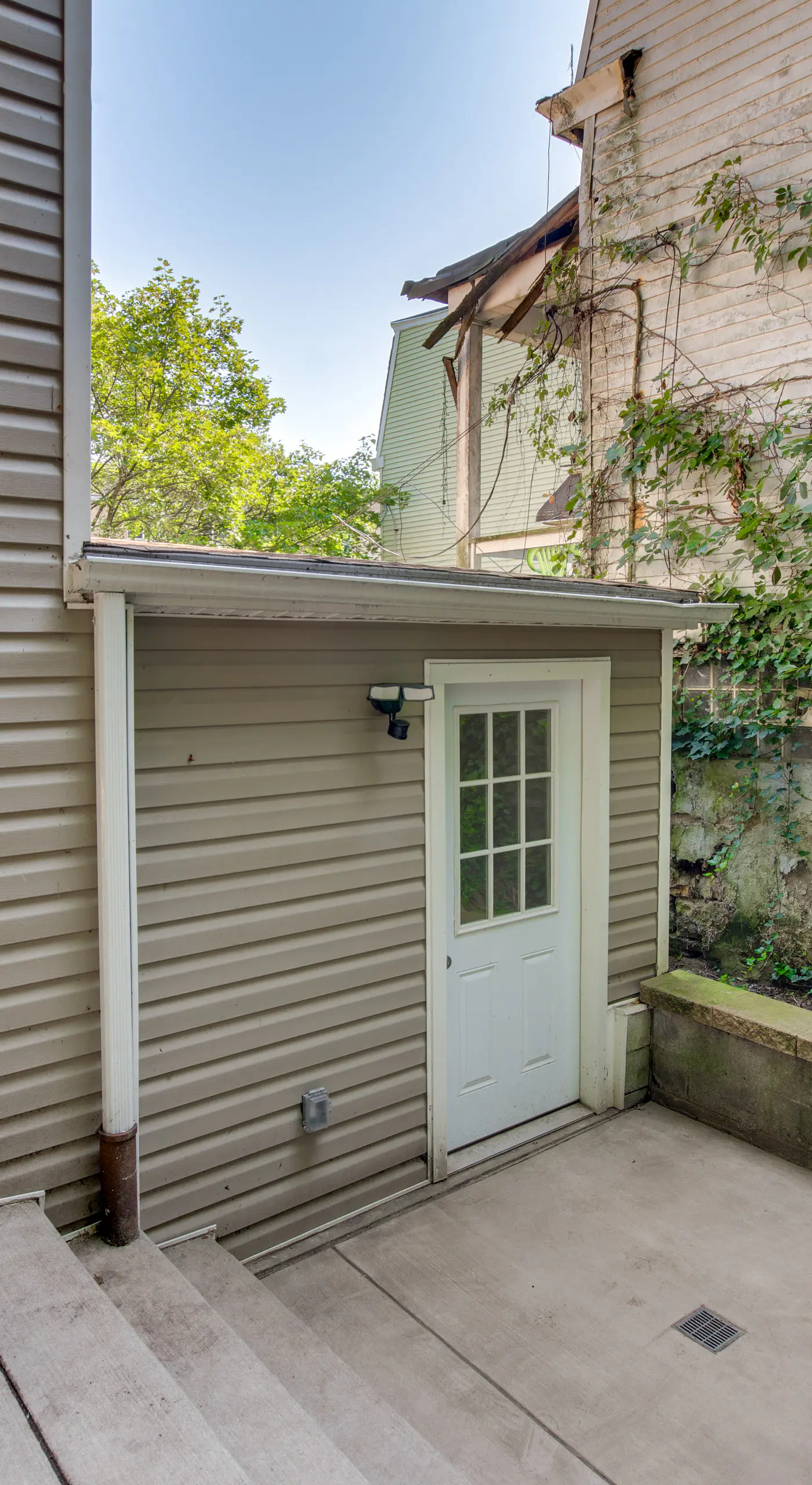 Walk to Riverfront! Pet-Friendly Pittsburgh Home
