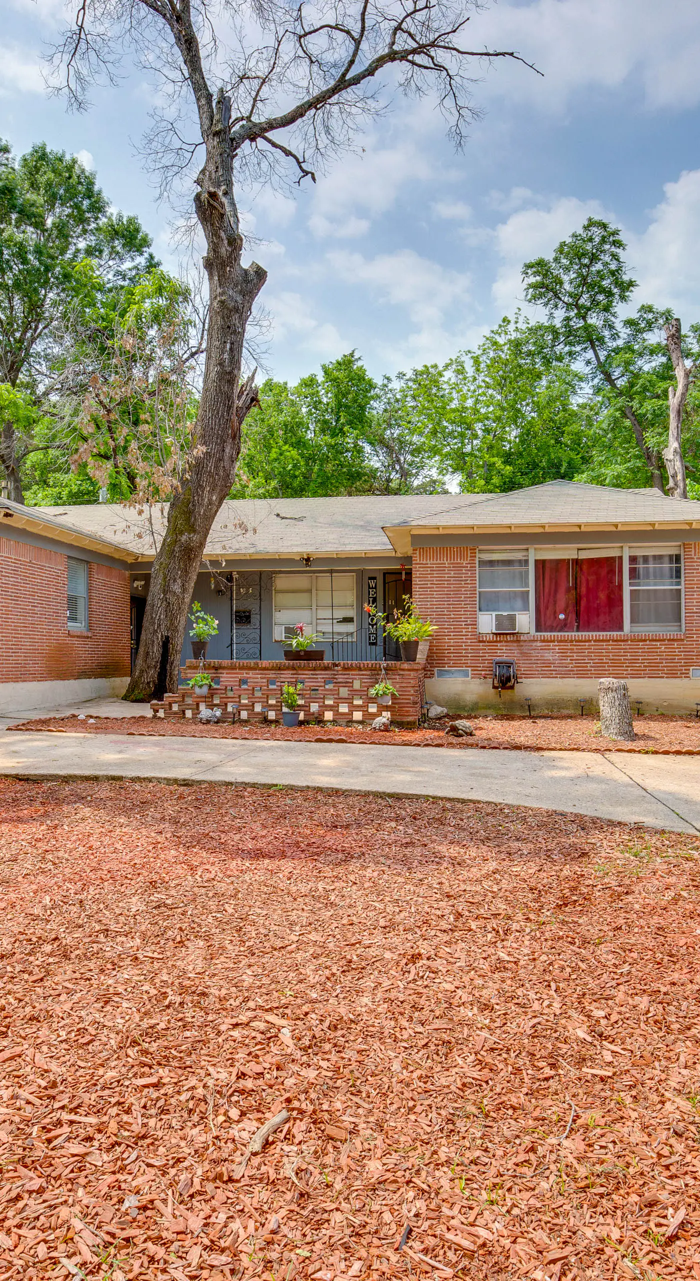 7 Mi to Downtown Dallas: WFH-Friendly Studio