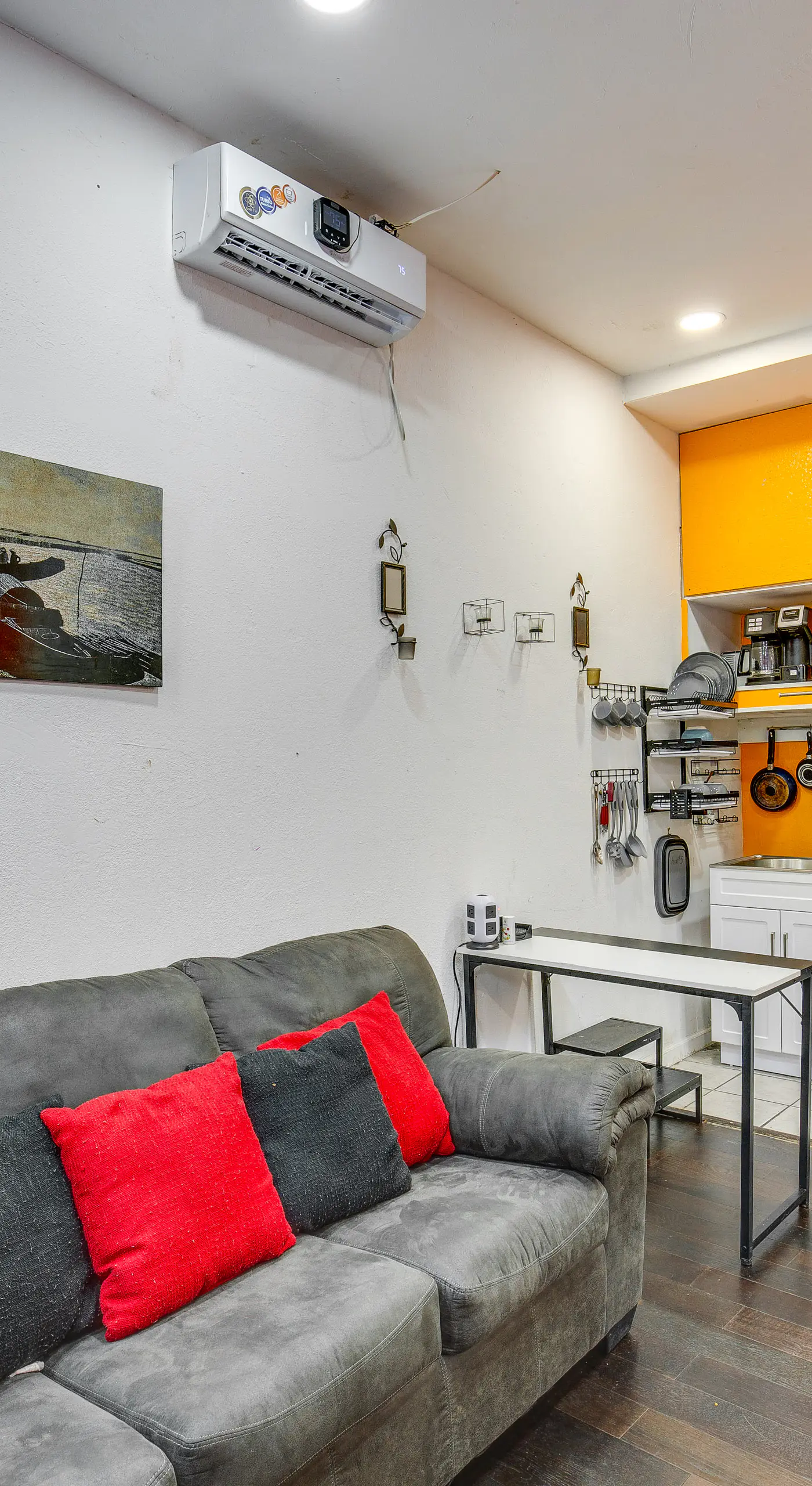 7 Mi to Downtown Dallas: WFH-Friendly Studio