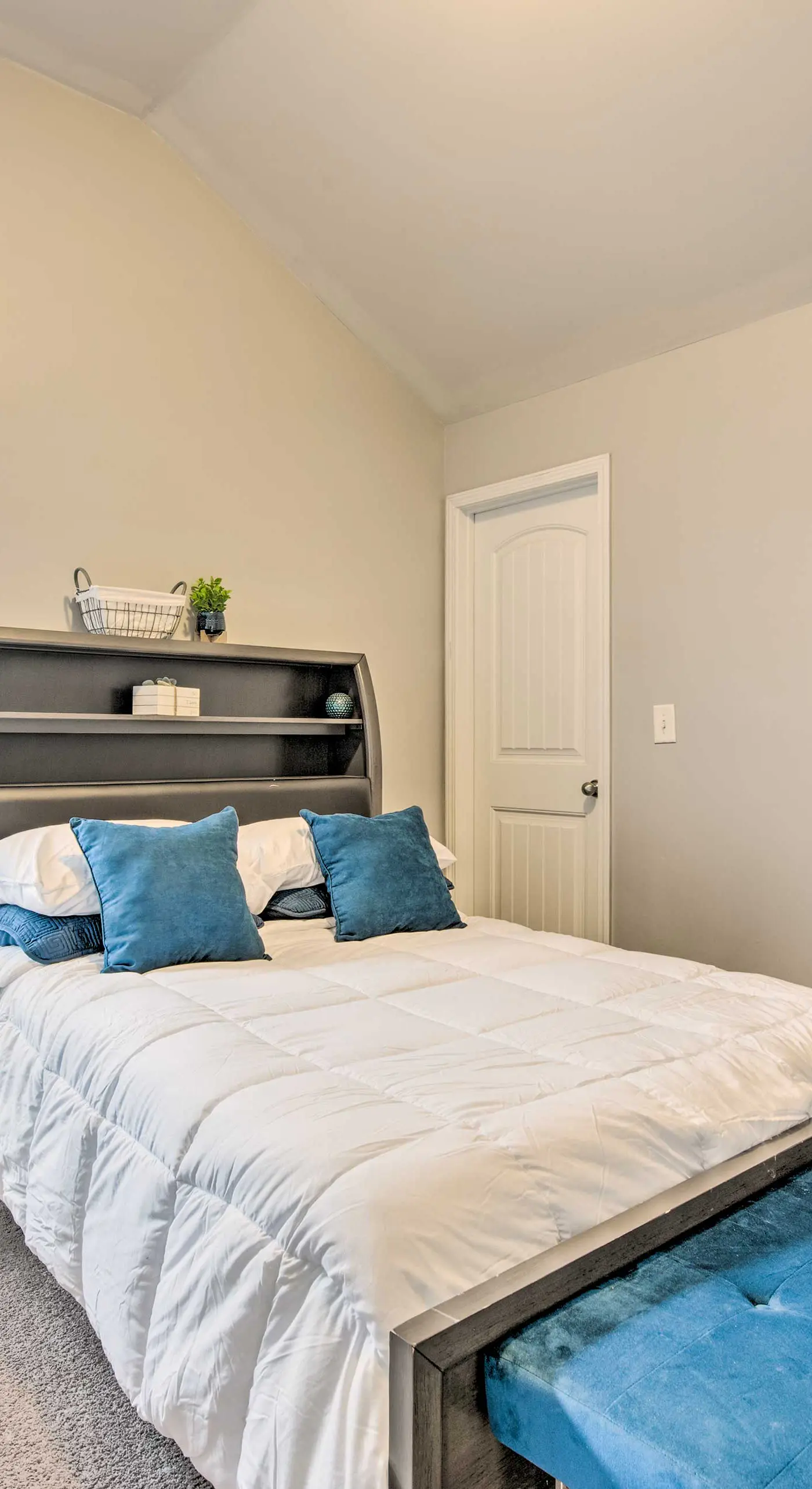 Suburban Atlanta Vacation Home ~ 3 Mi to Airport!