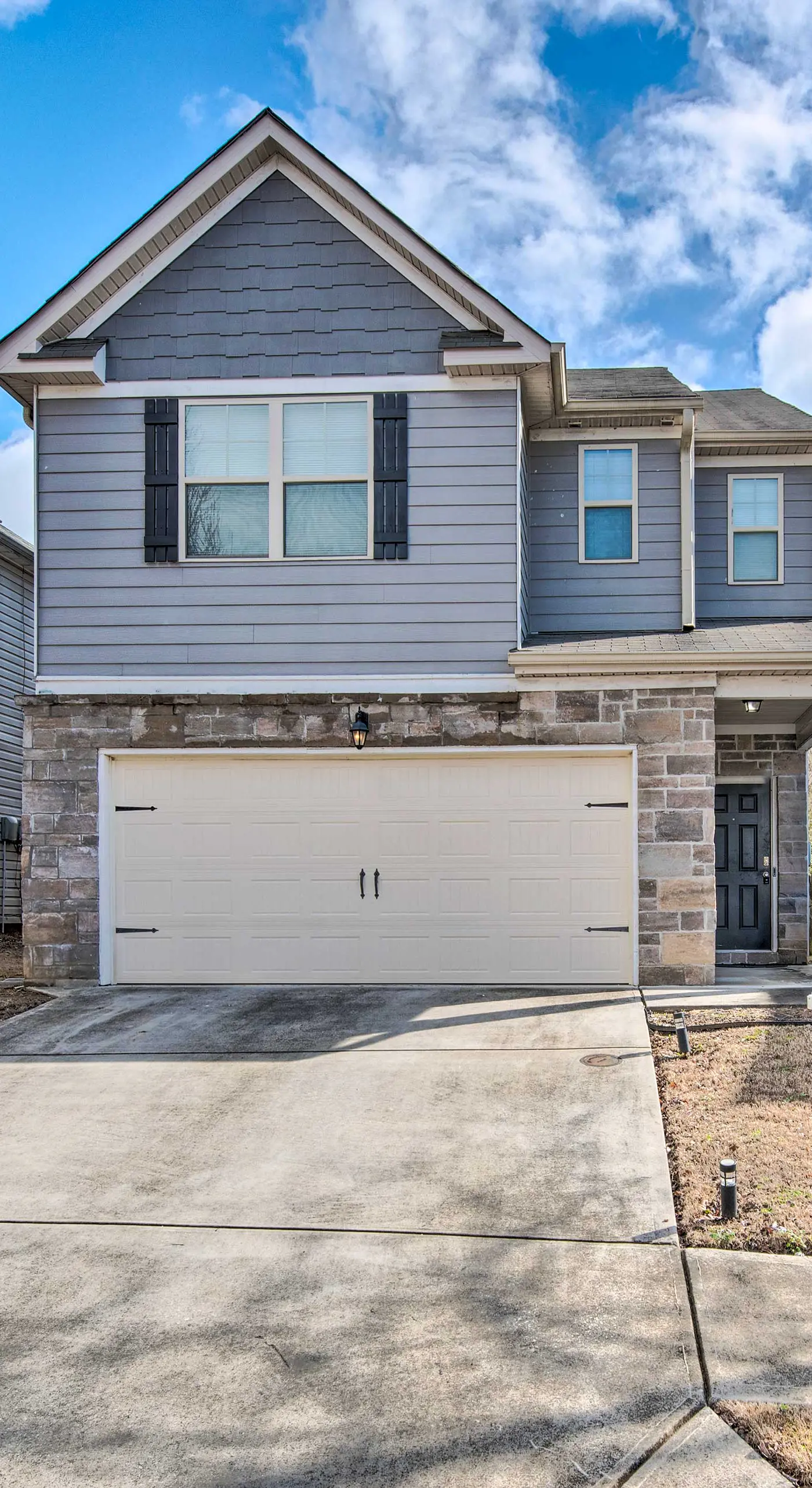 Suburban Atlanta Vacation Home ~ 3 Mi to Airport!