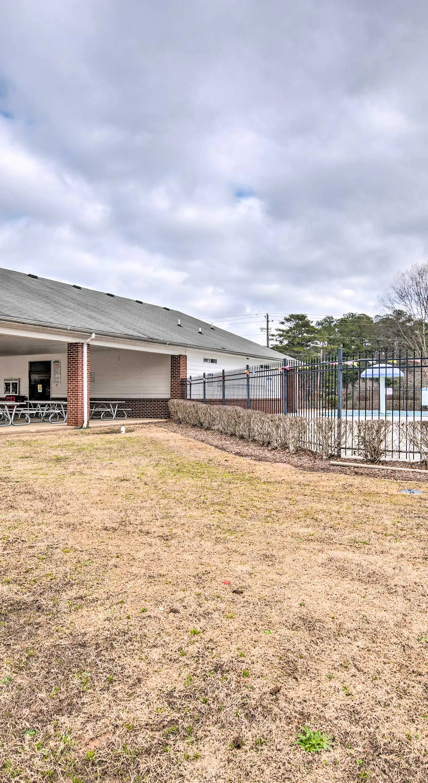 Suburban Atlanta Vacation Home ~ 3 Mi to Airport!
