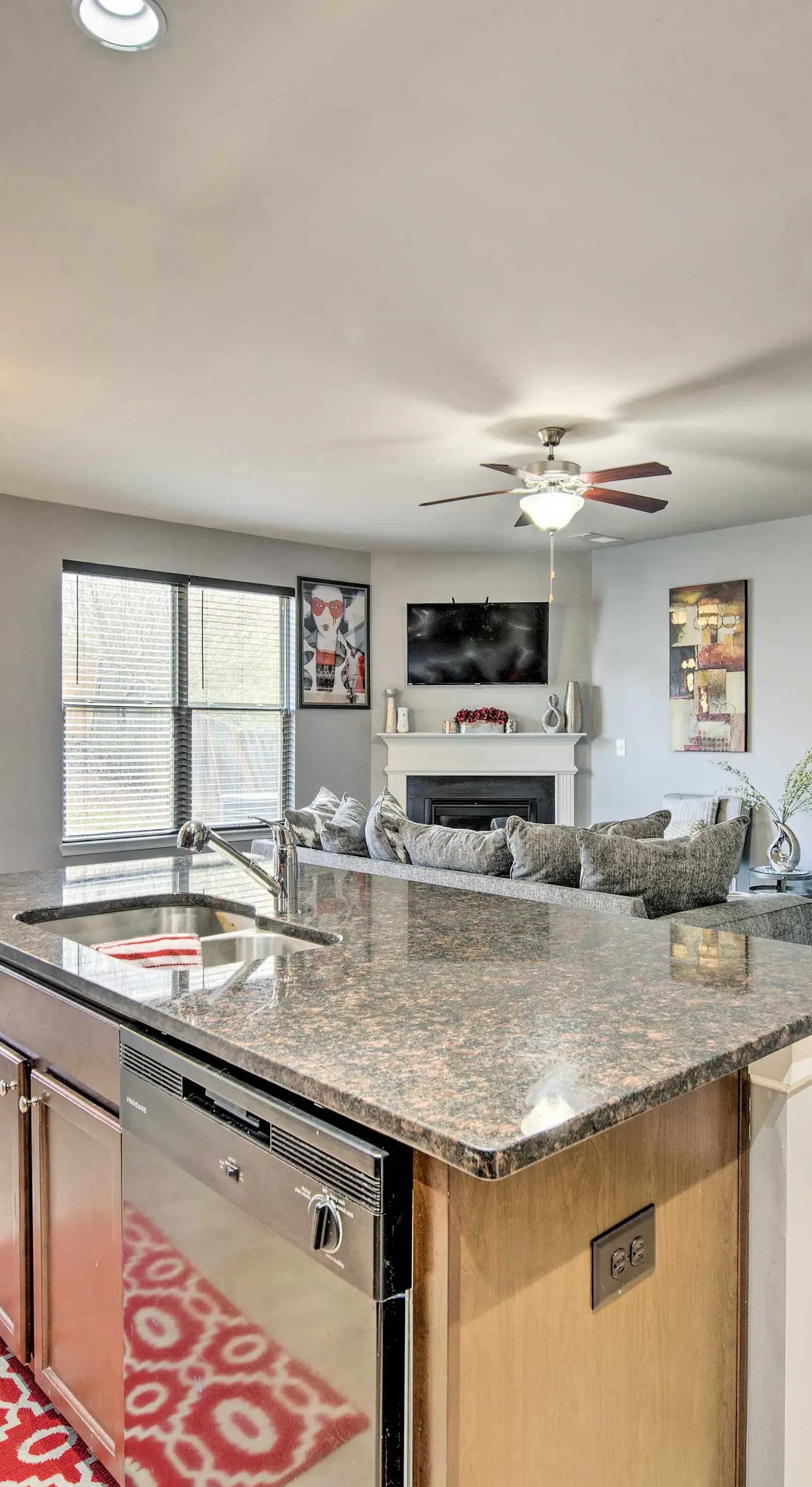 Suburban Atlanta Vacation Home ~ 3 Mi to Airport!