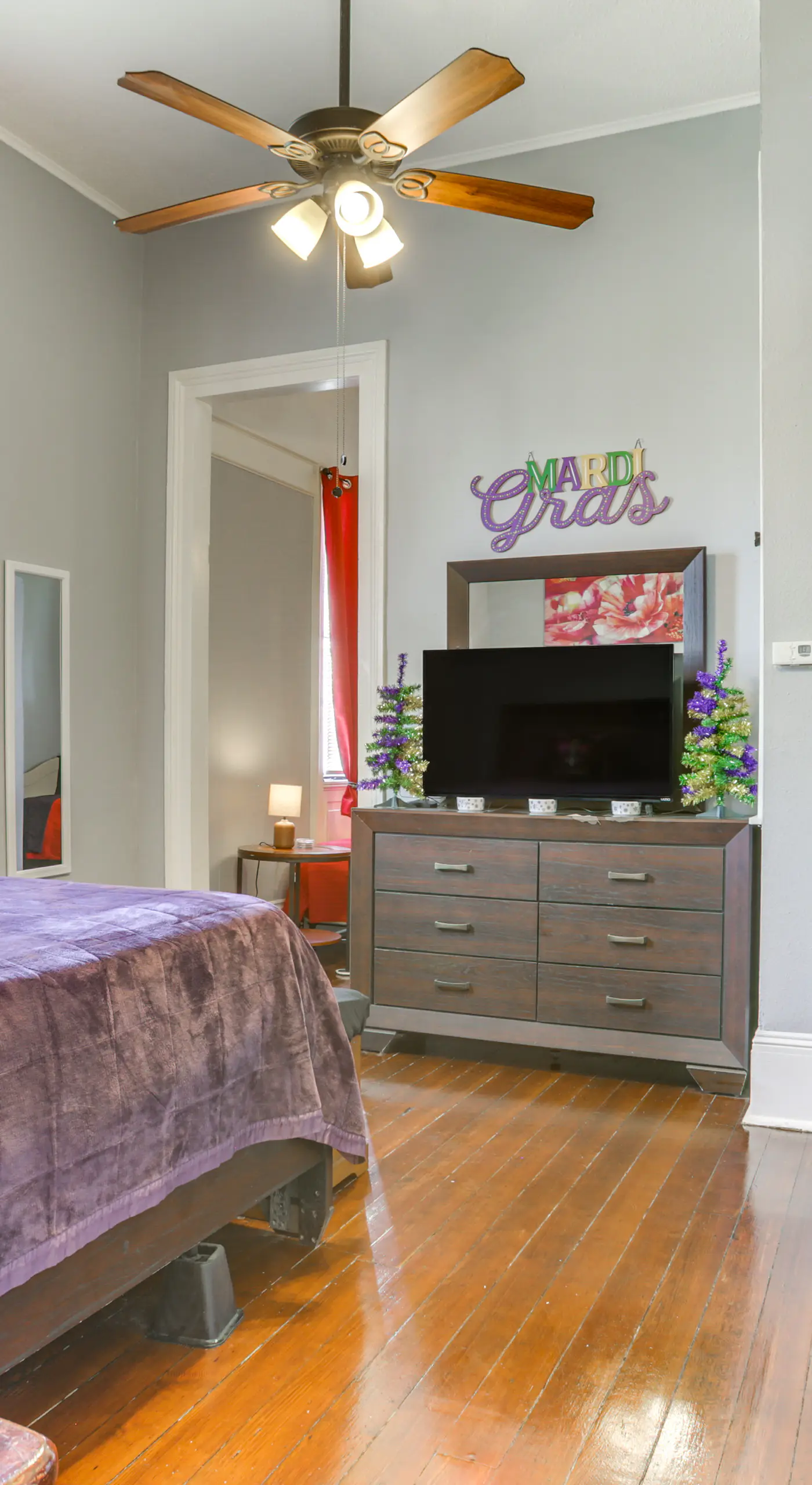Walk to Magazine St: NOLA House in Irish Channel!