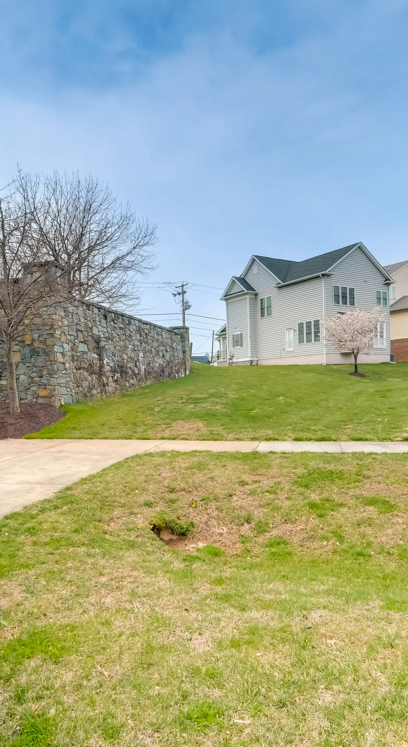 Pet-Friendly DC Area Condo w/ Yard!