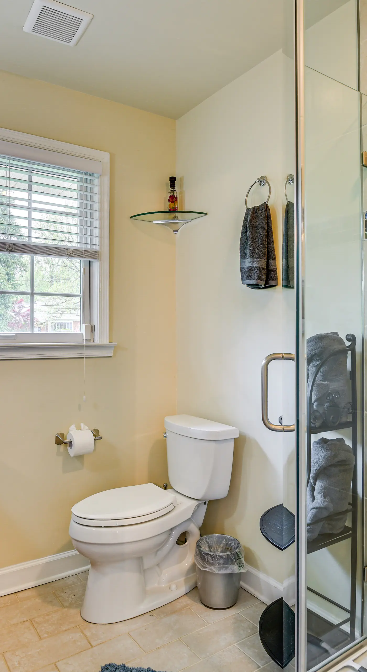 14 Mi to DC: Retreat w/ Patio & Sunroom!