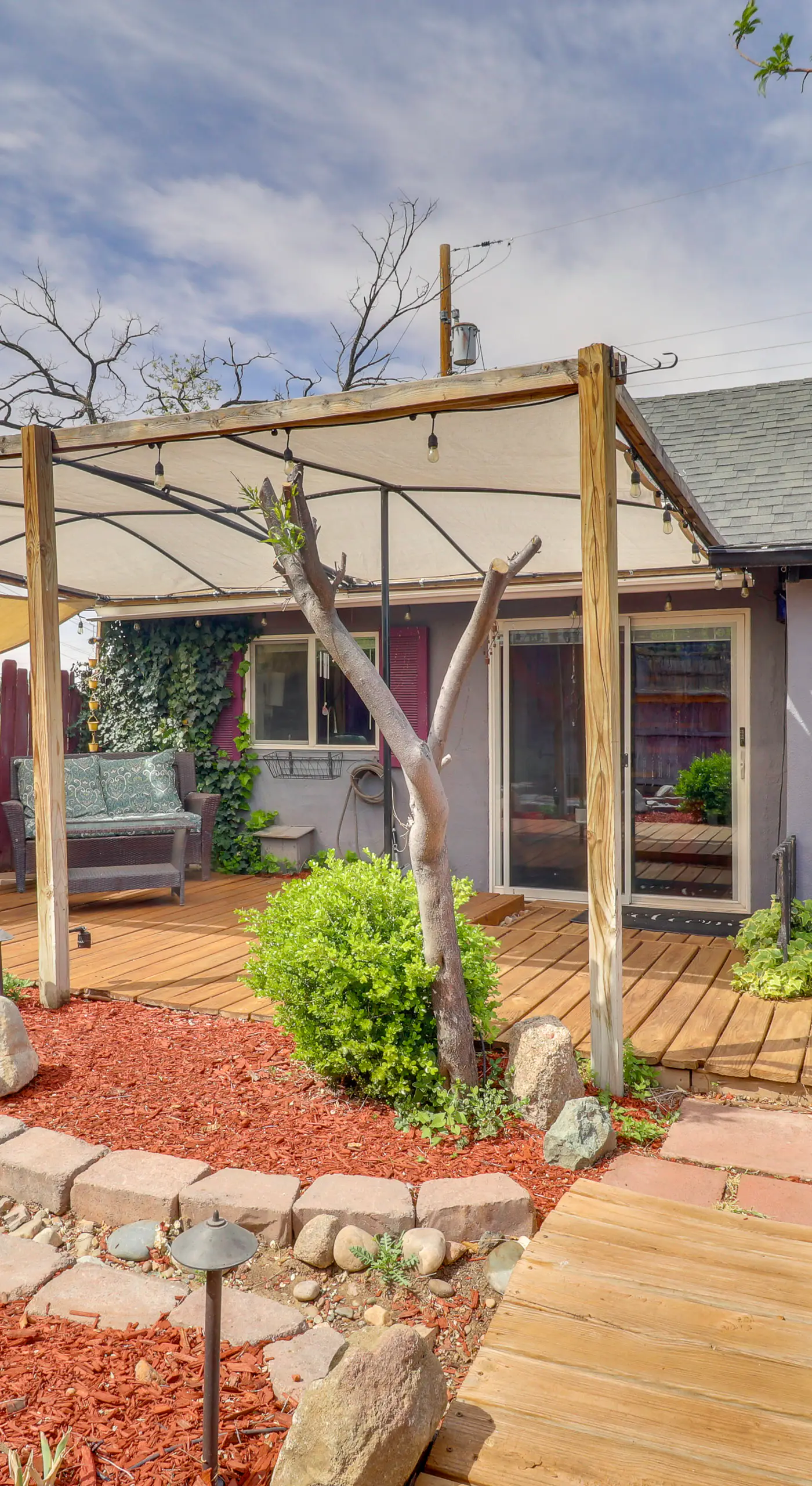 Walk to Downtown! ABQ Couple's Studio w/ Deck