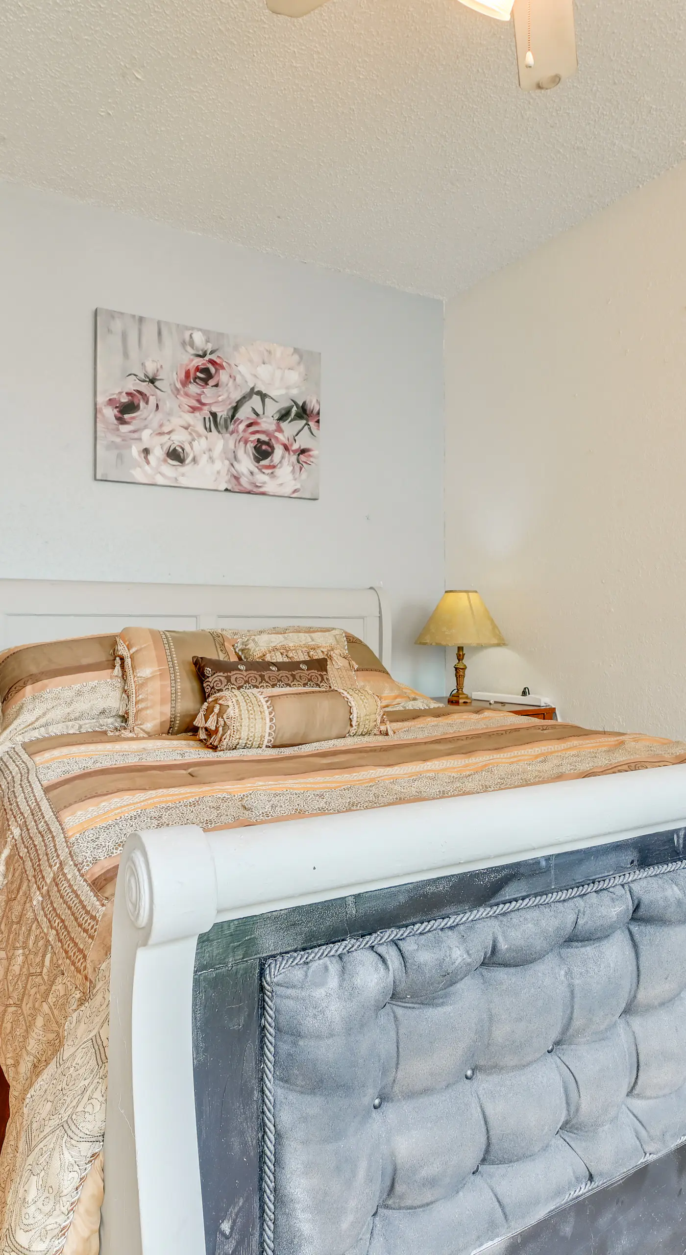 3 Mi to Dtwn Fort Worth! Condo w/ Hot Tub & Pool