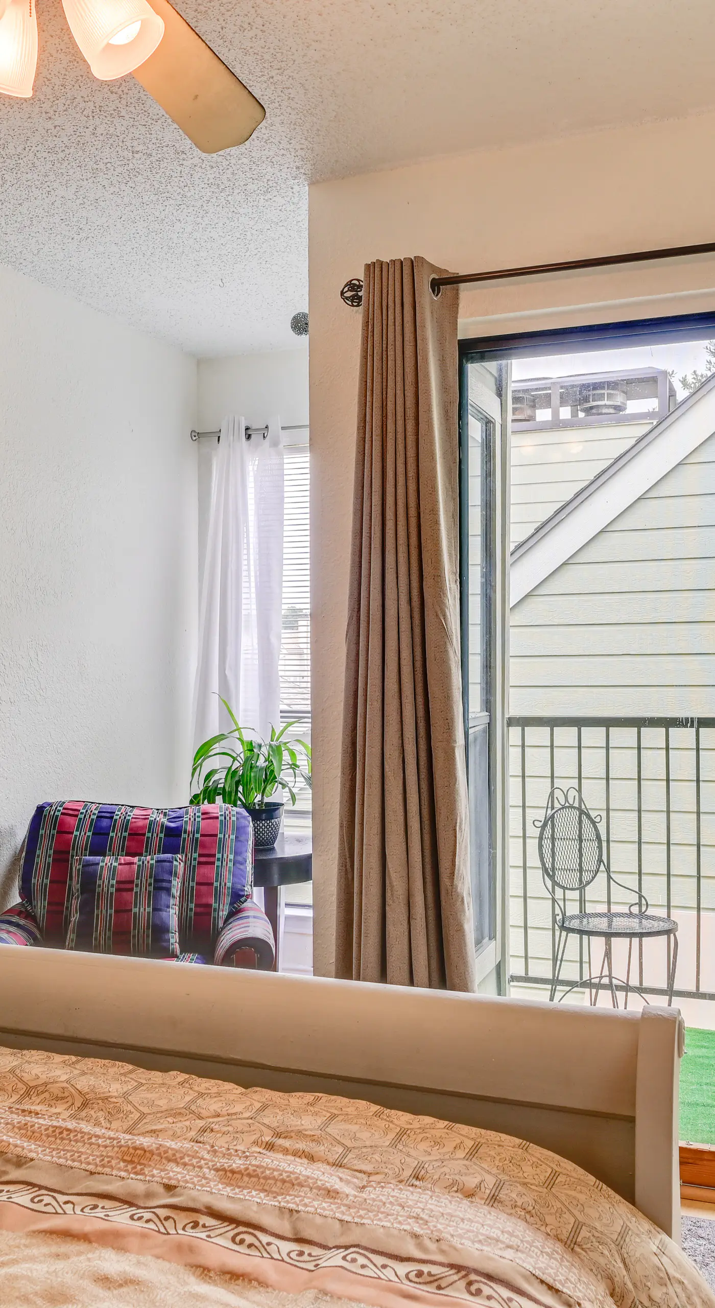 3 Mi to Dtwn Fort Worth! Condo w/ Hot Tub & Pool