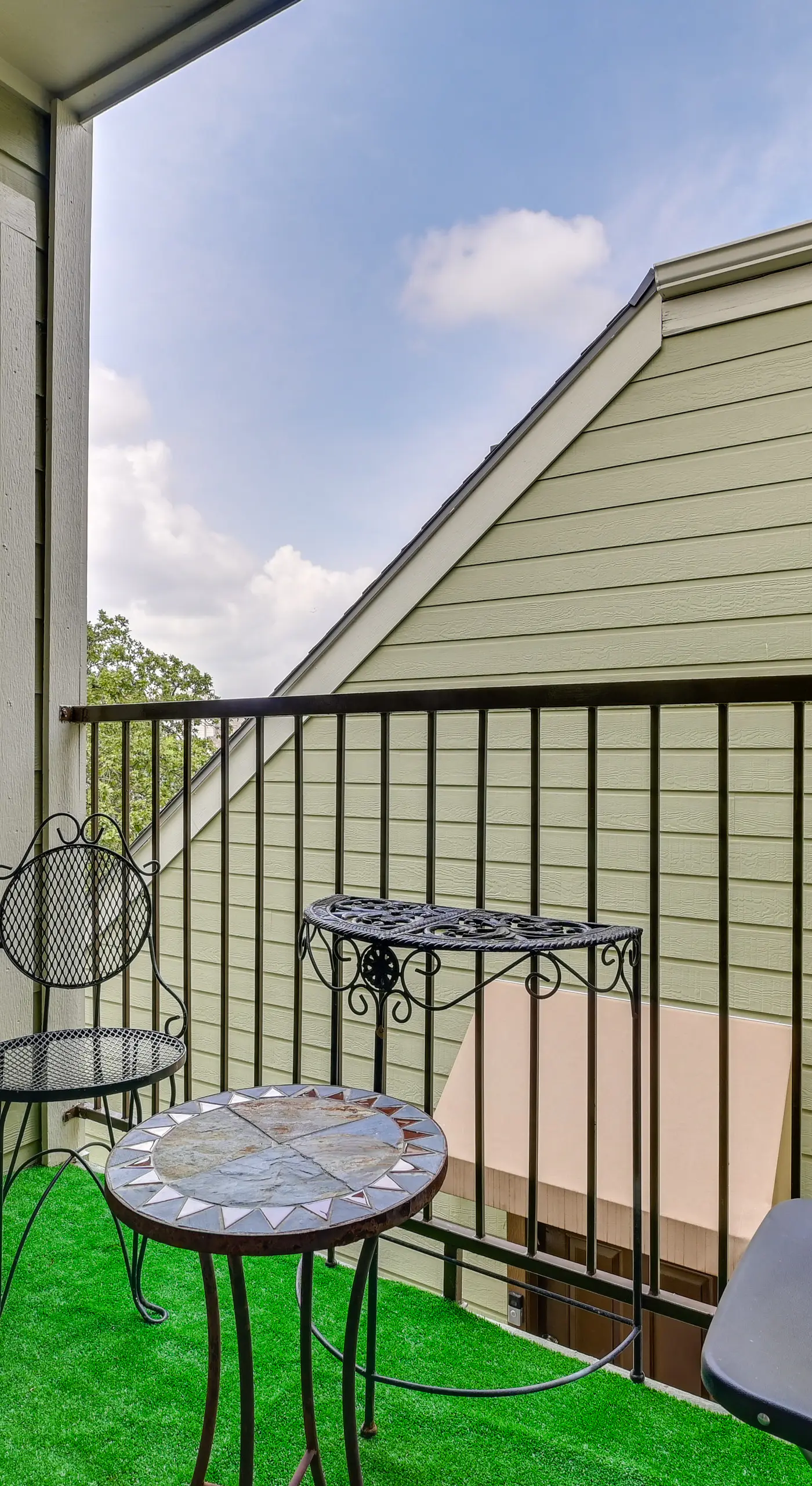 3 Mi to Dtwn Fort Worth! Condo w/ Hot Tub & Pool