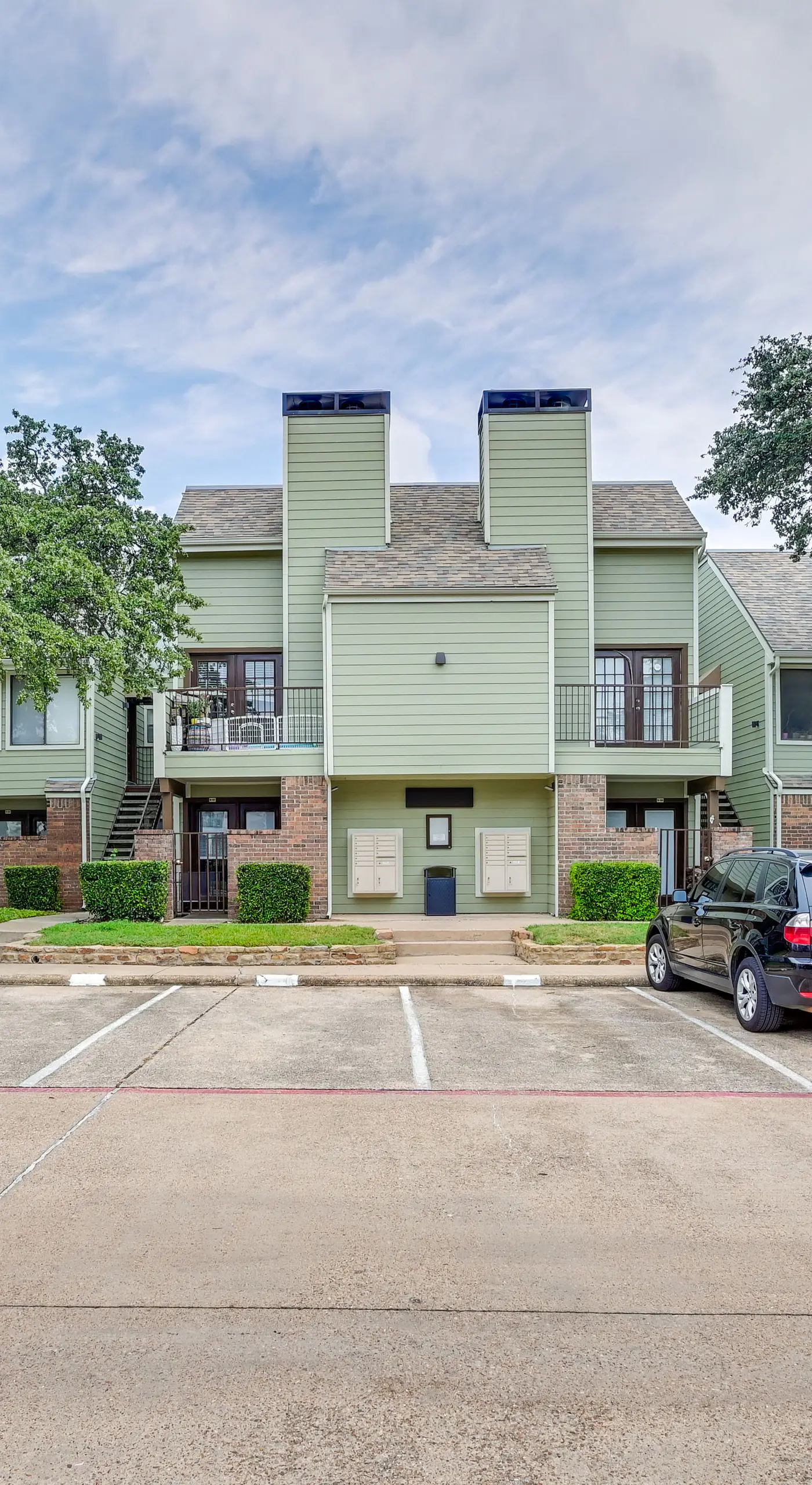 3 Mi to Dtwn Fort Worth! Condo w/ Hot Tub & Pool