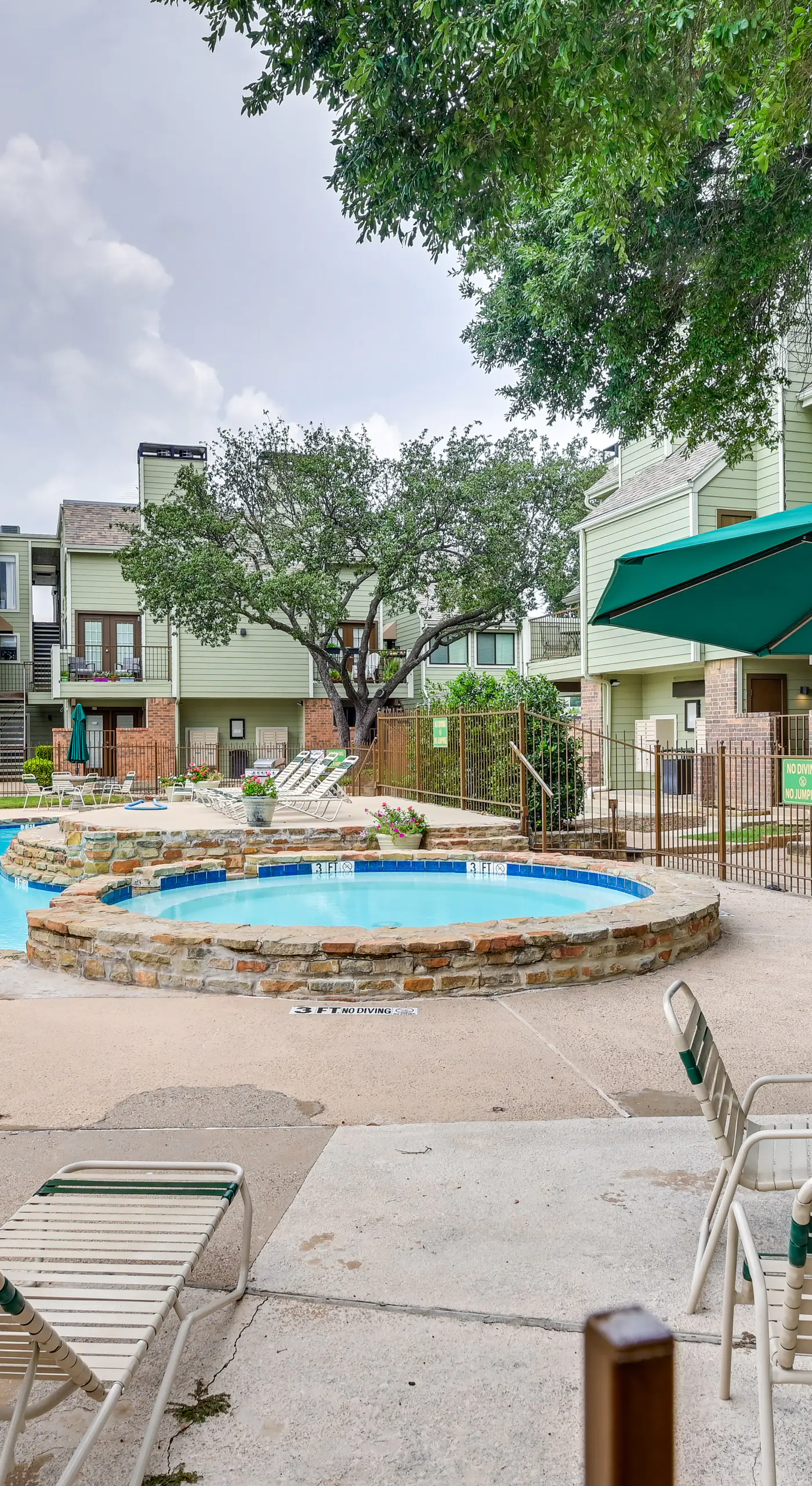 3 Mi to Dtwn Fort Worth! Condo w/ Hot Tub & Pool