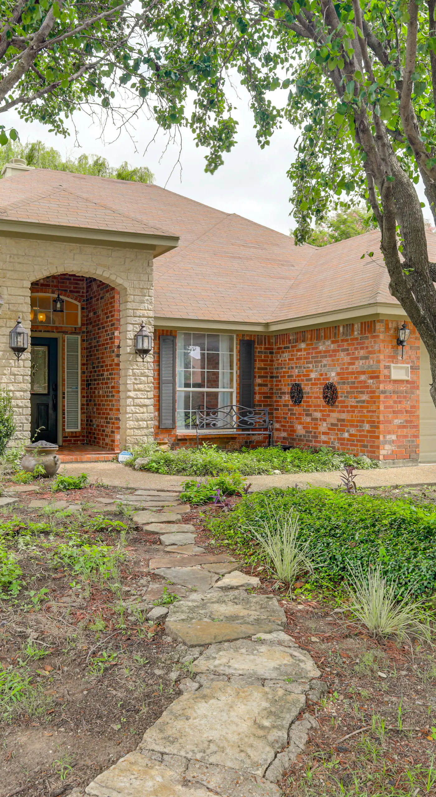 DFW Fun Awaits: Family Home in Crowley!