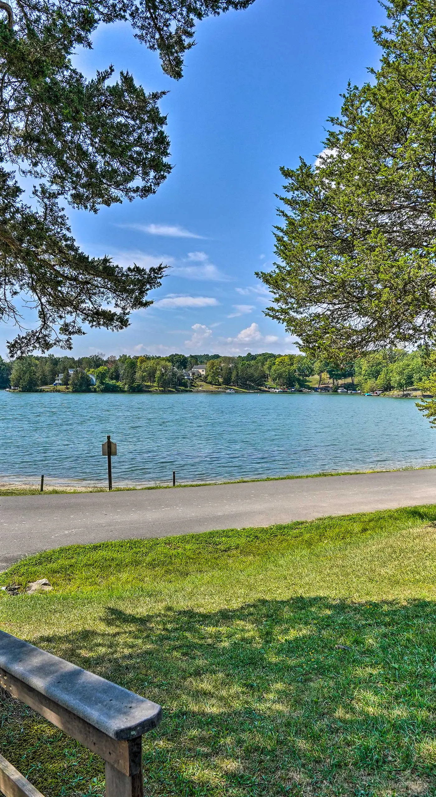Sleepy Hollow Lake Home w/ Deck, Pool Access!