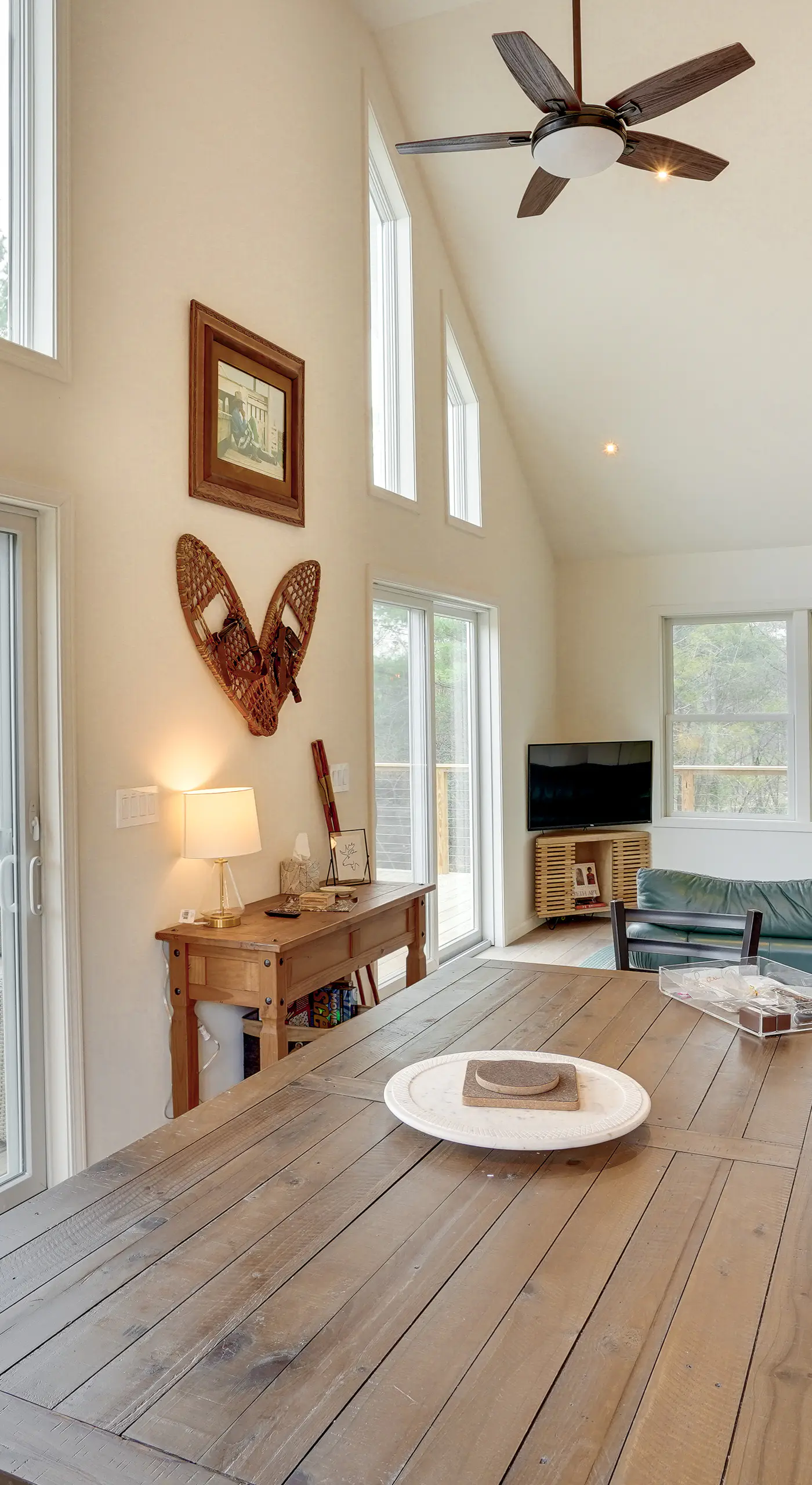 Sleepy Hollow Lake Home w/ Deck, Pool Access!