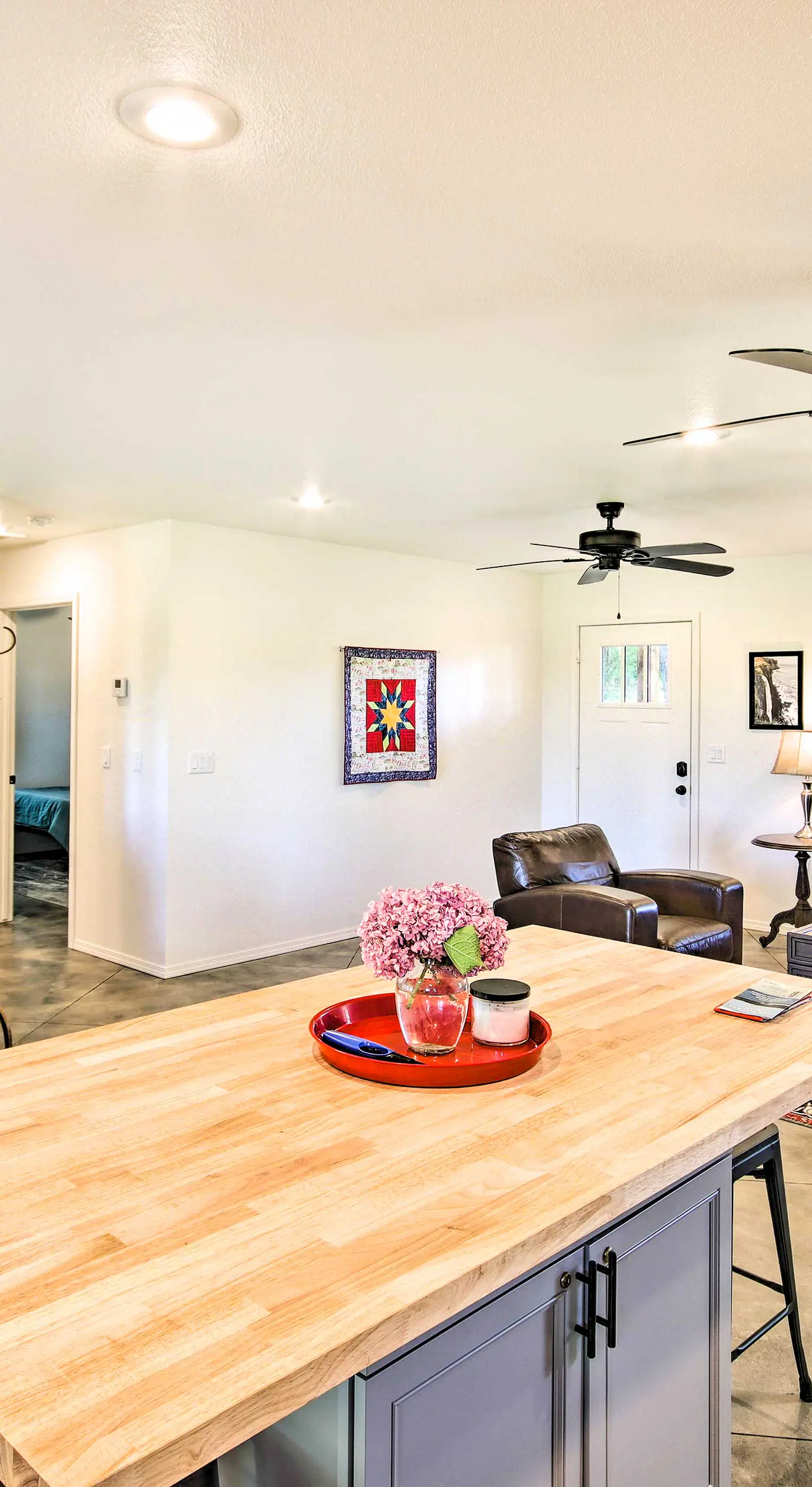 2 Mi to Marinas & Grove: Cozy Cabin w/ Grill