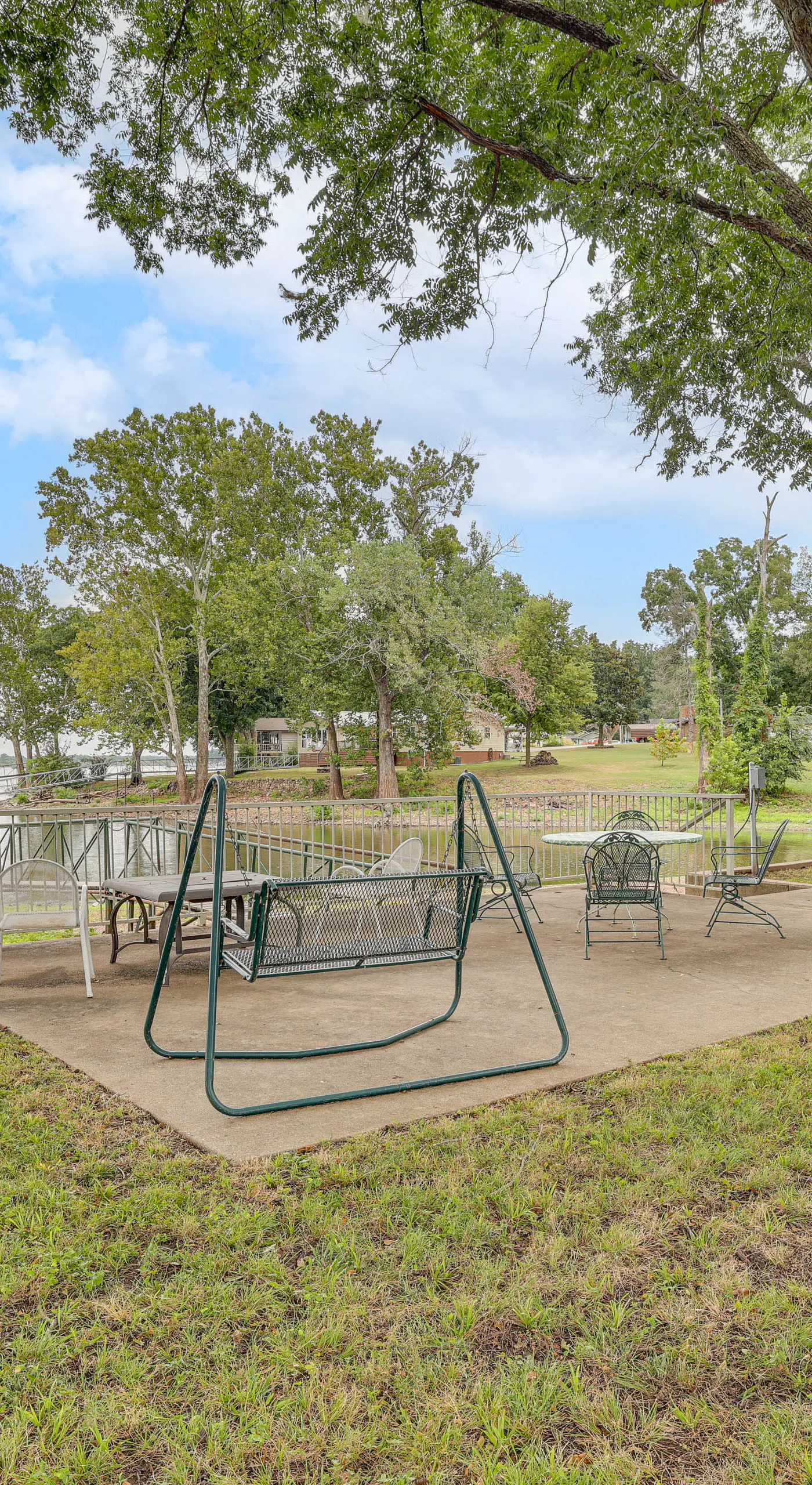 Bring Your Boat! Lakefront Home w/ Dock in Grove