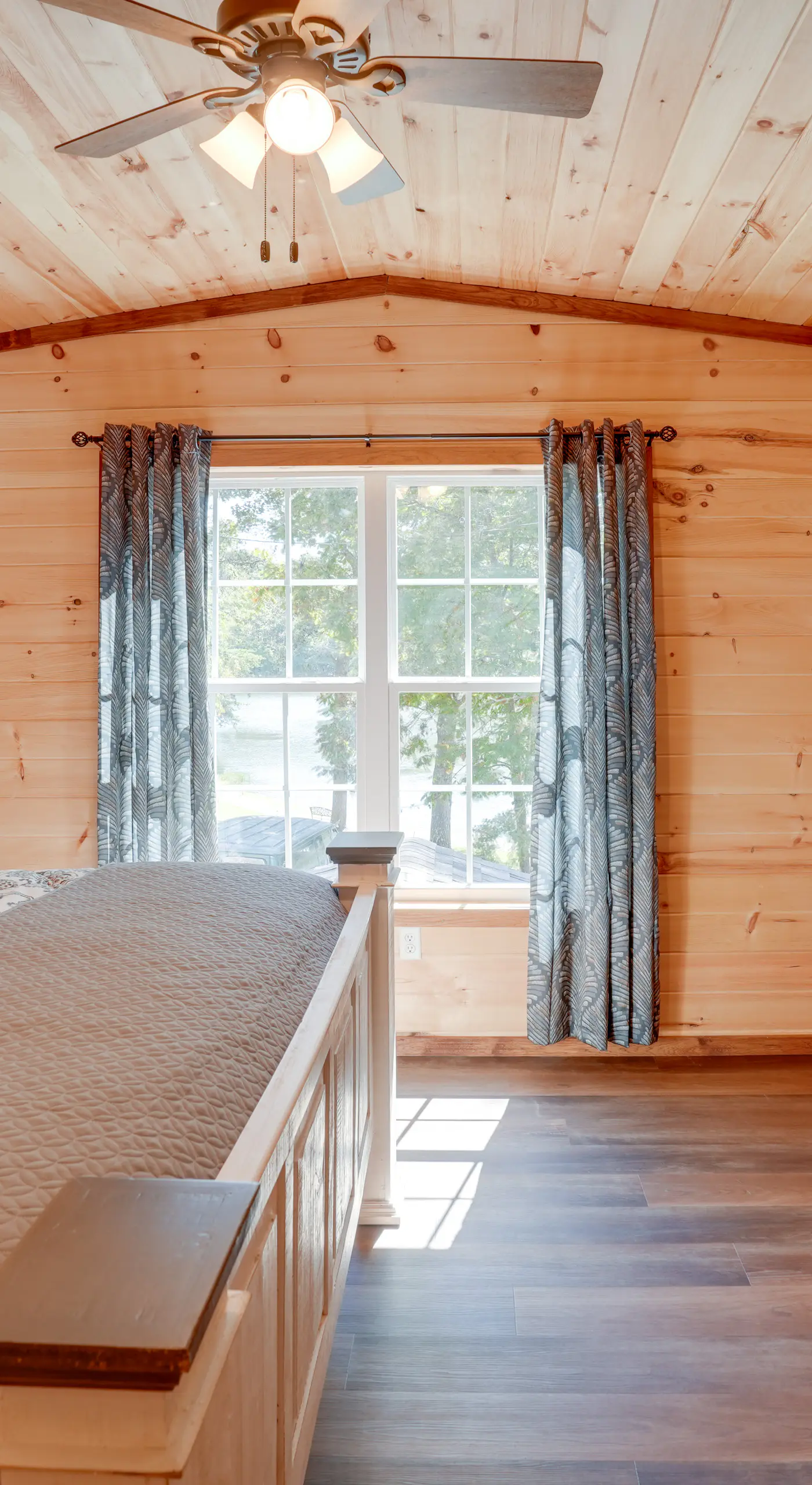 Lakeside Cabin w/ Kayaks: Near Cloudland Canyon!