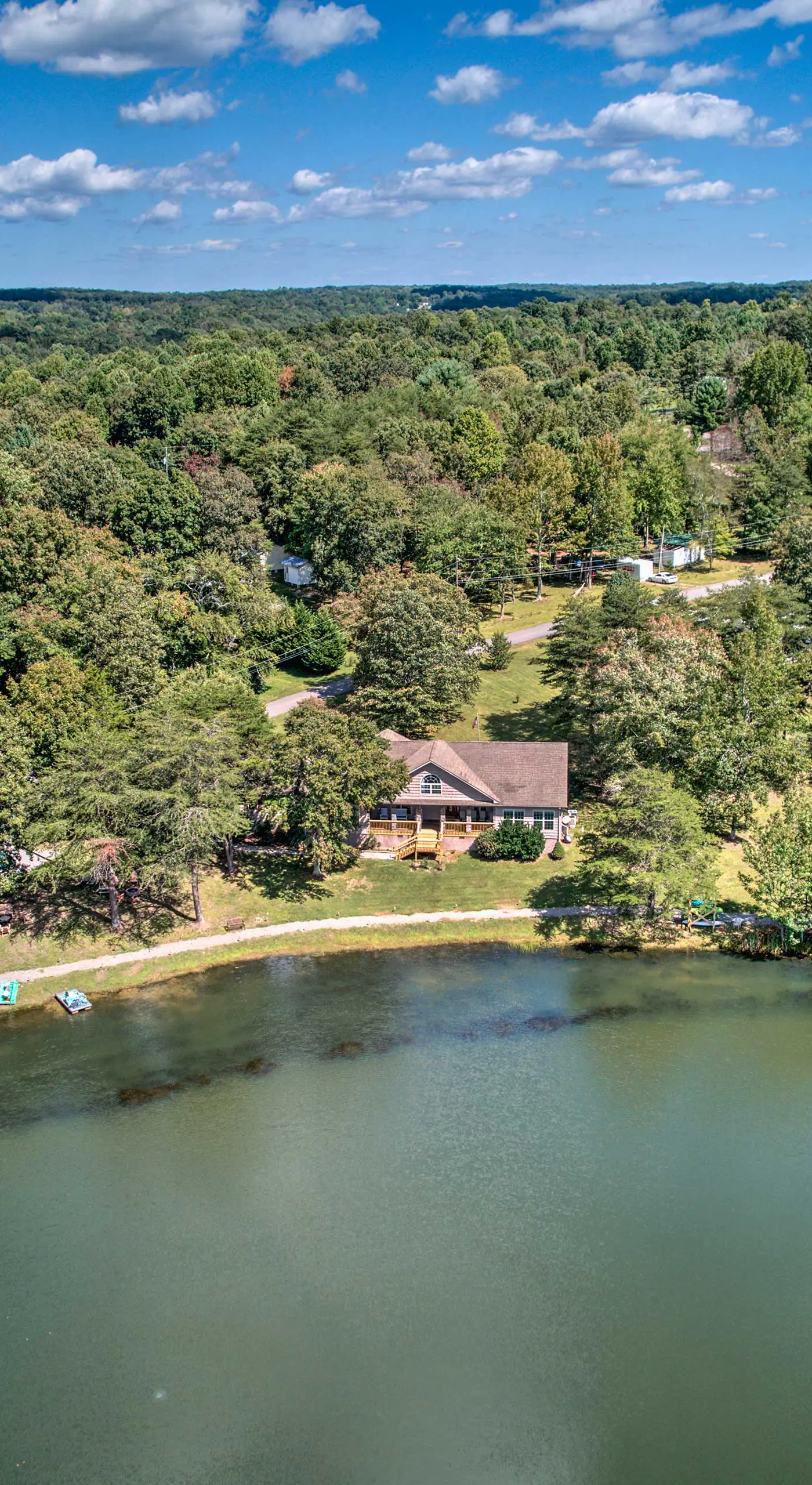 Lakeside Cabin w/ Kayaks: Near Cloudland Canyon!