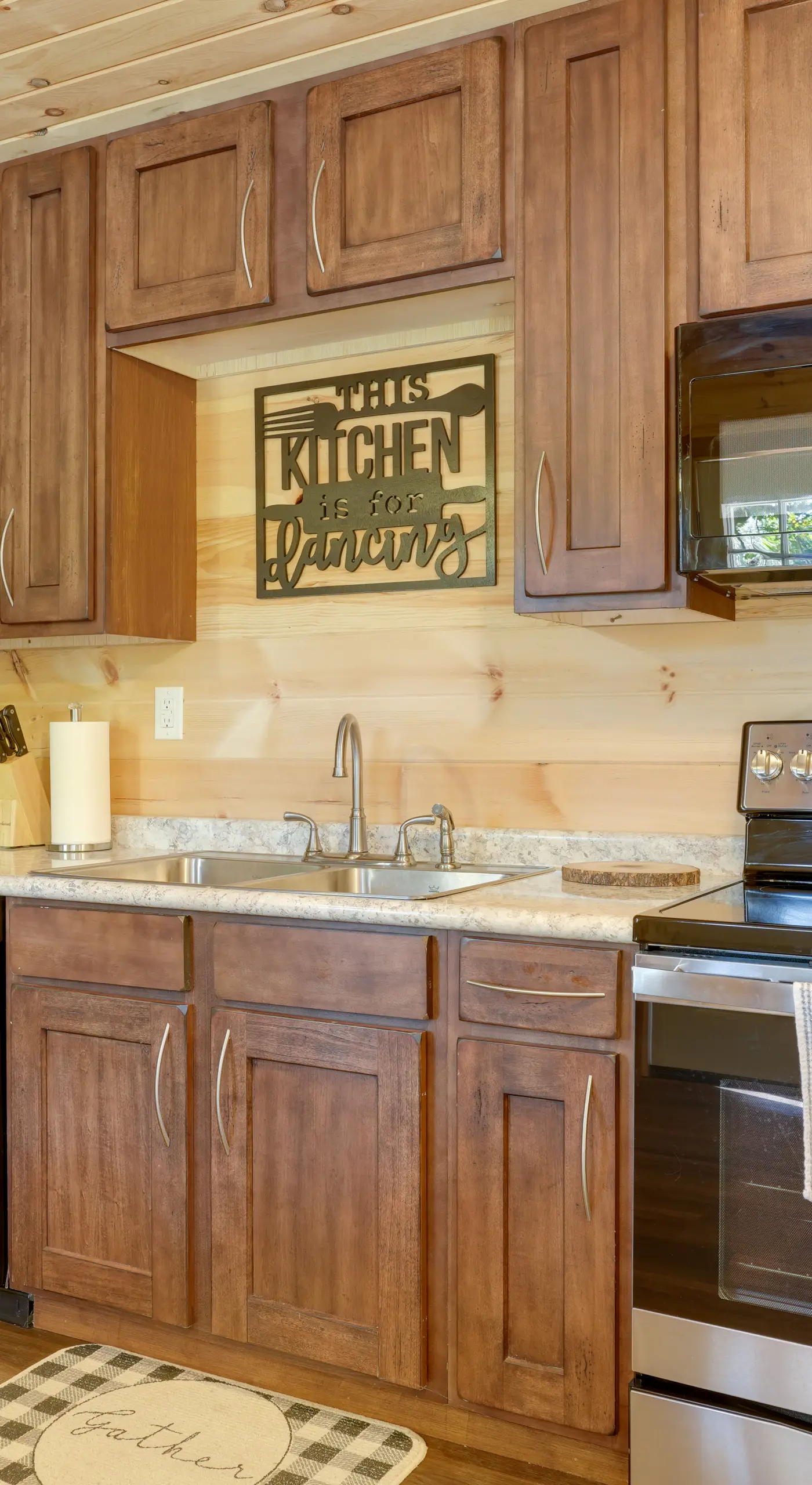 Lakeside Cabin w/ Kayaks: Near Cloudland Canyon!