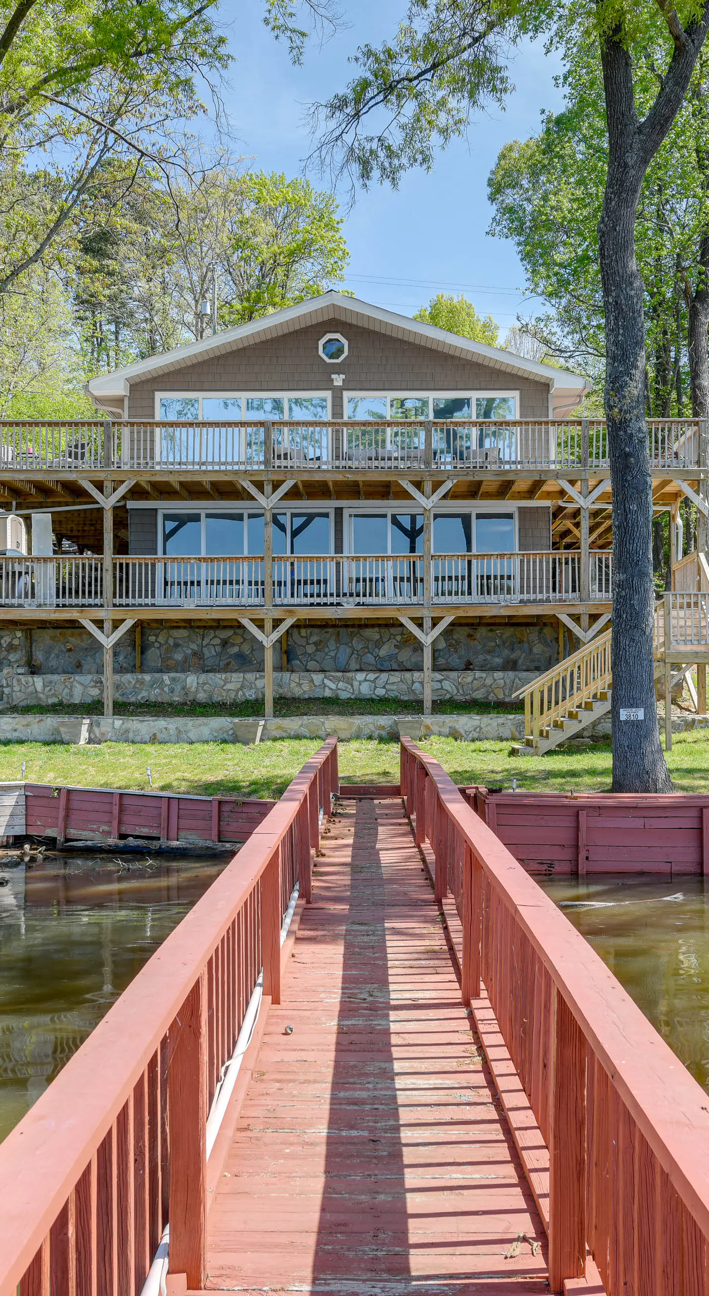 Pet-Friendly Lexington Vacation Rental on Lake!