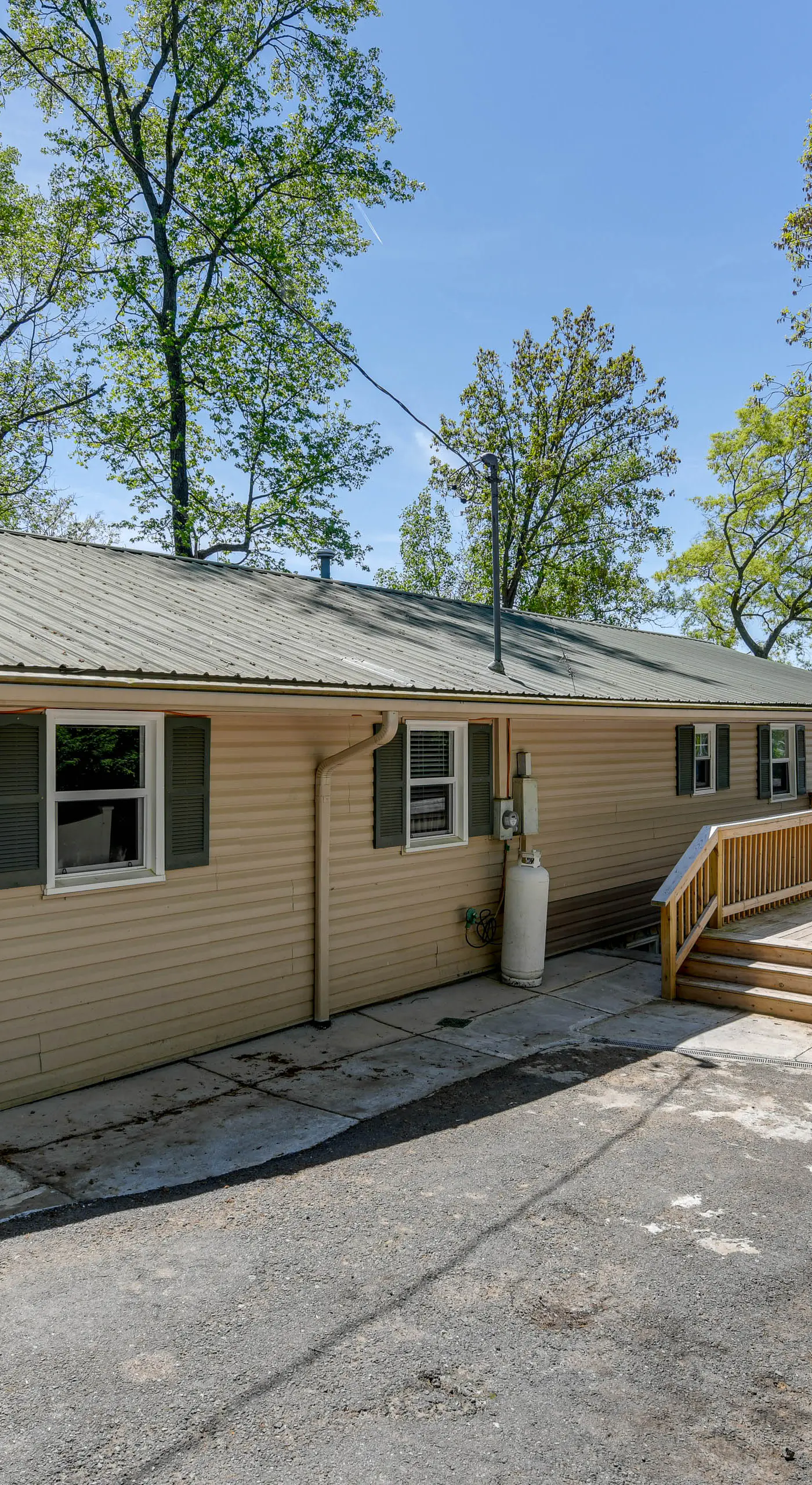Pet-Friendly Lexington Vacation Rental on Lake!