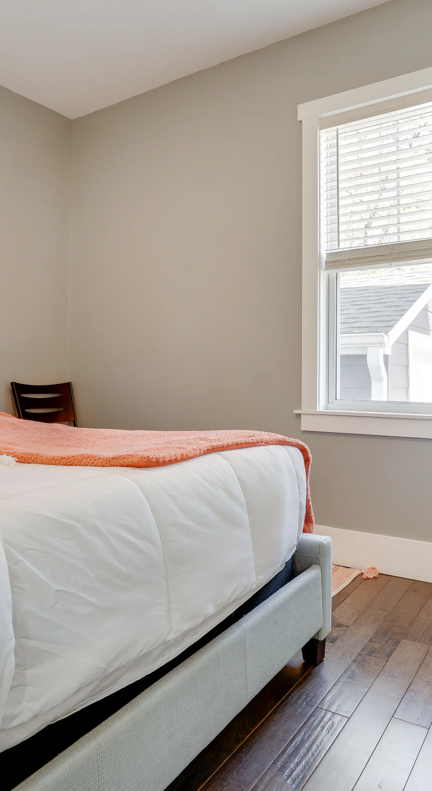 Pet-Friendly Minneapolis Home ~ 6 Mi to Dtwn!