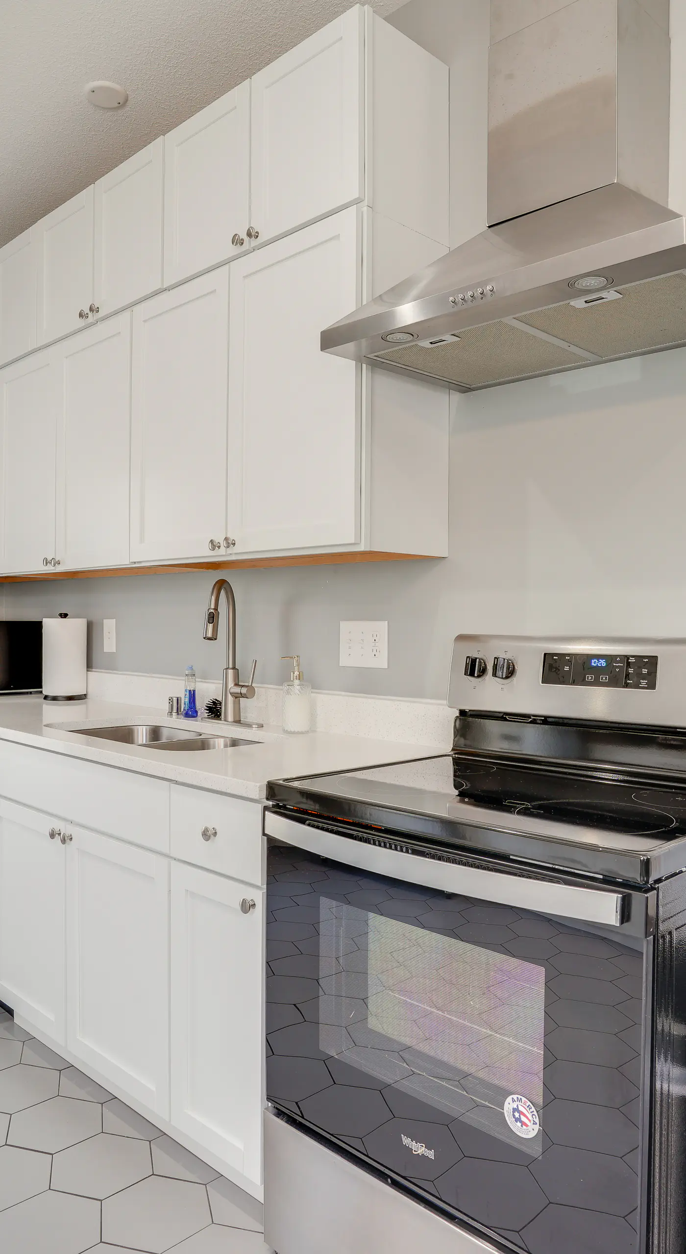 Pet-Friendly Minneapolis Home ~ 6 Mi to Dtwn!