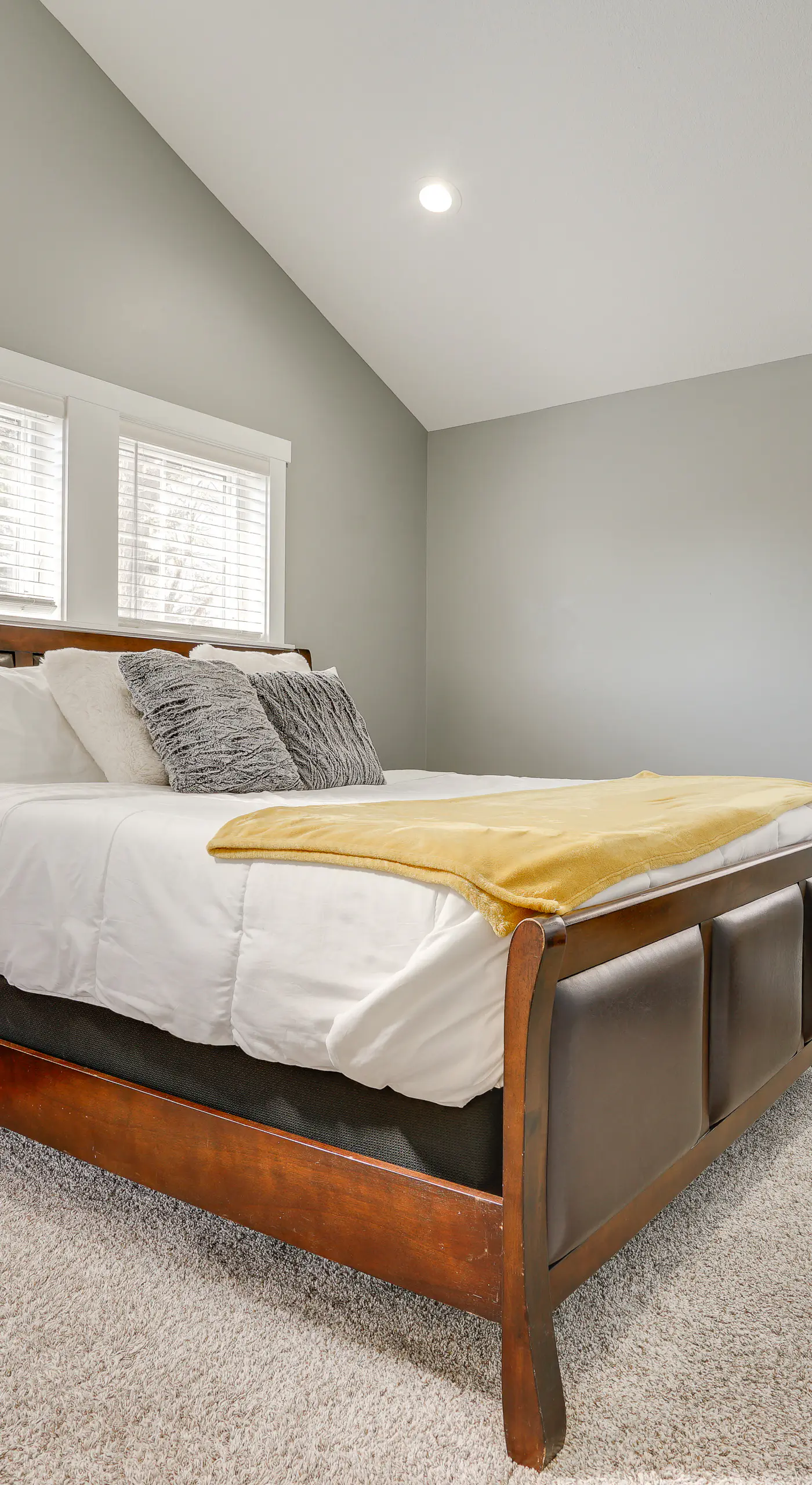 Pet-Friendly Minneapolis Home ~ 6 Mi to Dtwn!