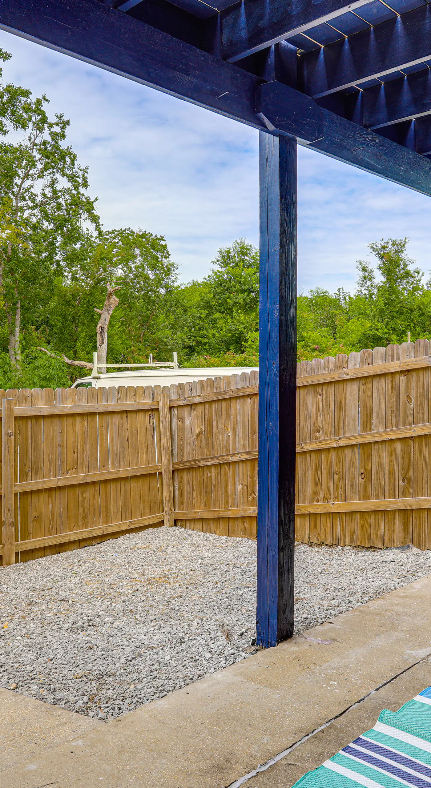 7 Mi to UNO Campus: Townhome w/ Fenced Yard