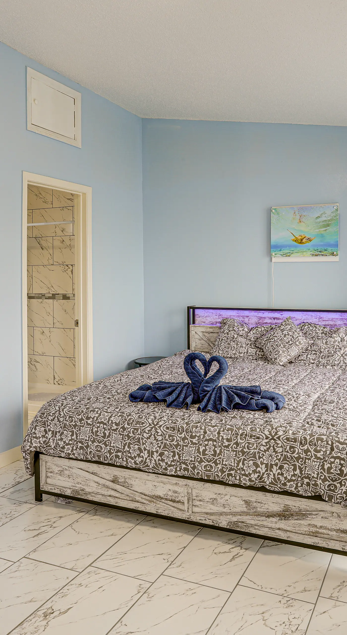 7 Mi to UNO Campus: Townhome w/ Fenced Yard