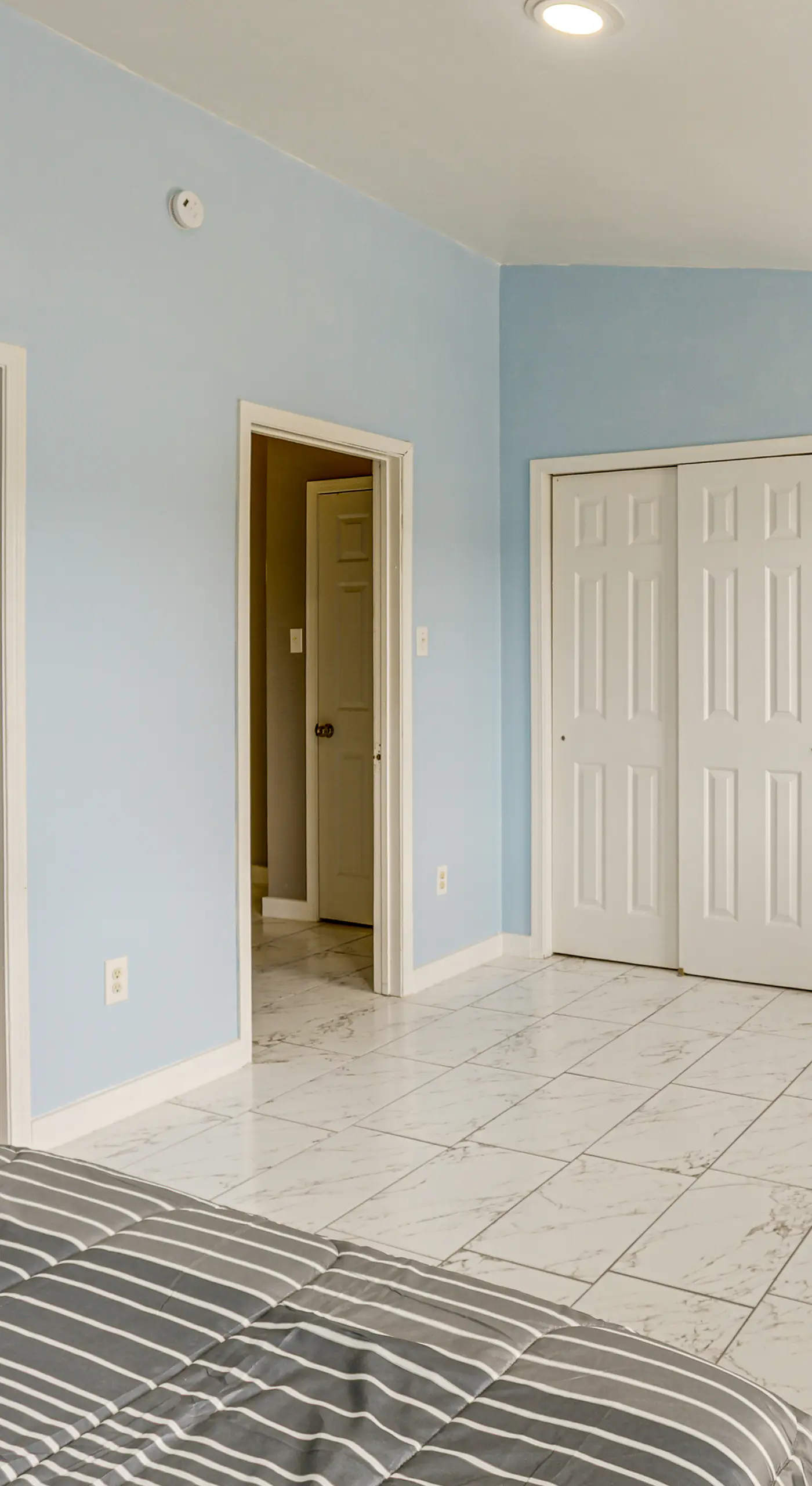 7 Mi to UNO Campus: Townhome w/ Fenced Yard