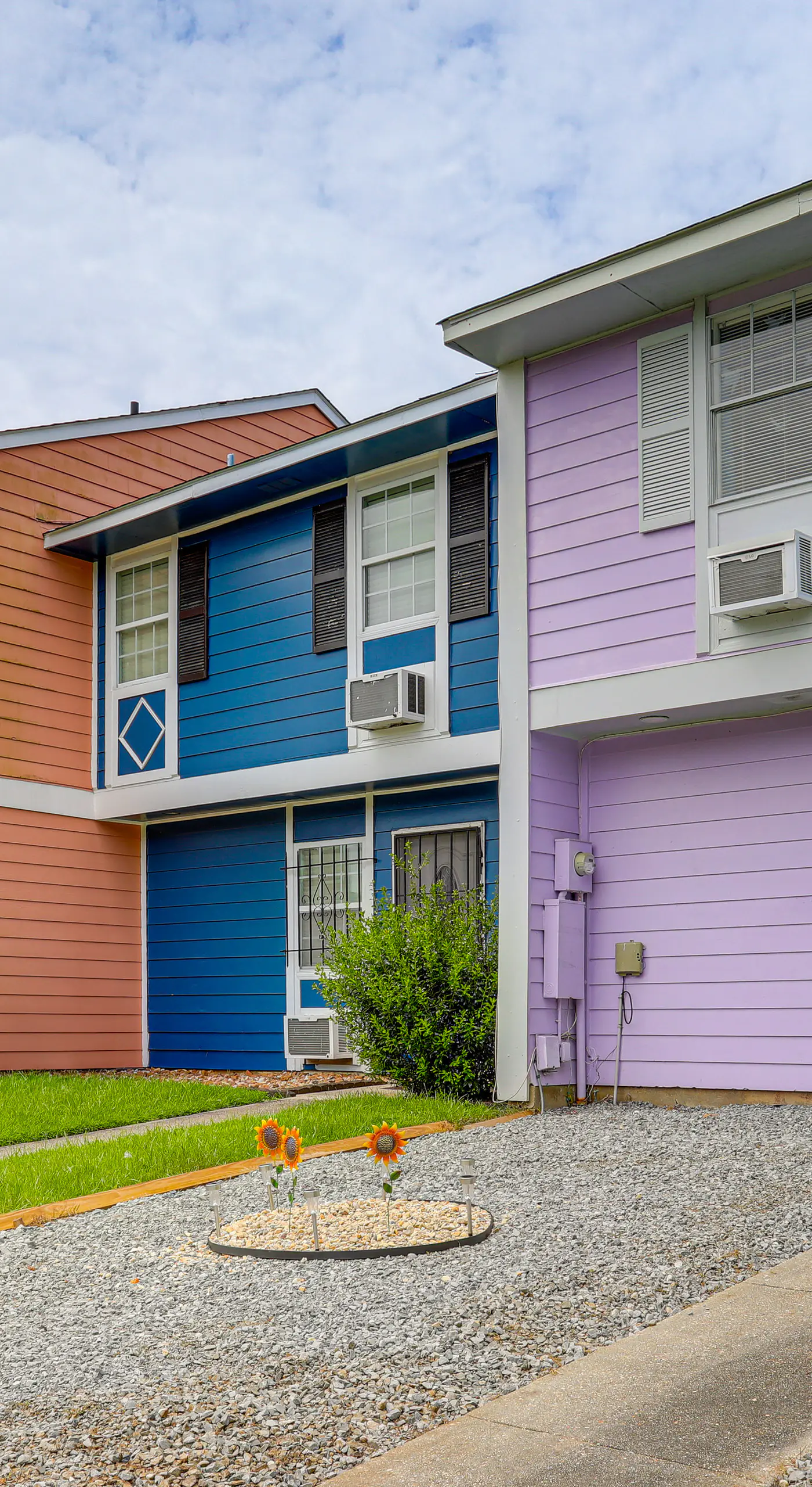 7 Mi to UNO Campus: Townhome w/ Fenced Yard