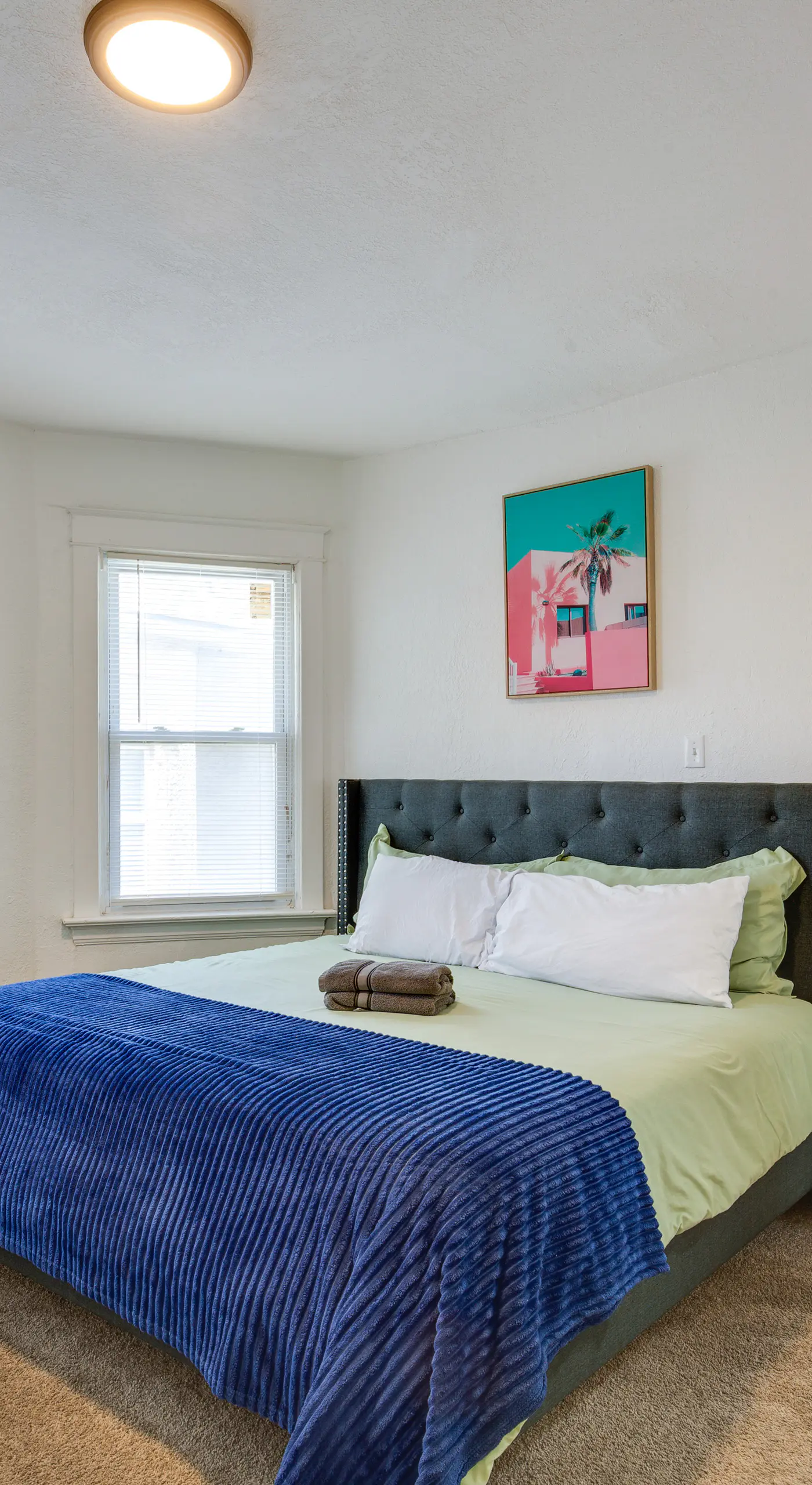 Luxurious 2BR Kansas City Condo Near Downtown