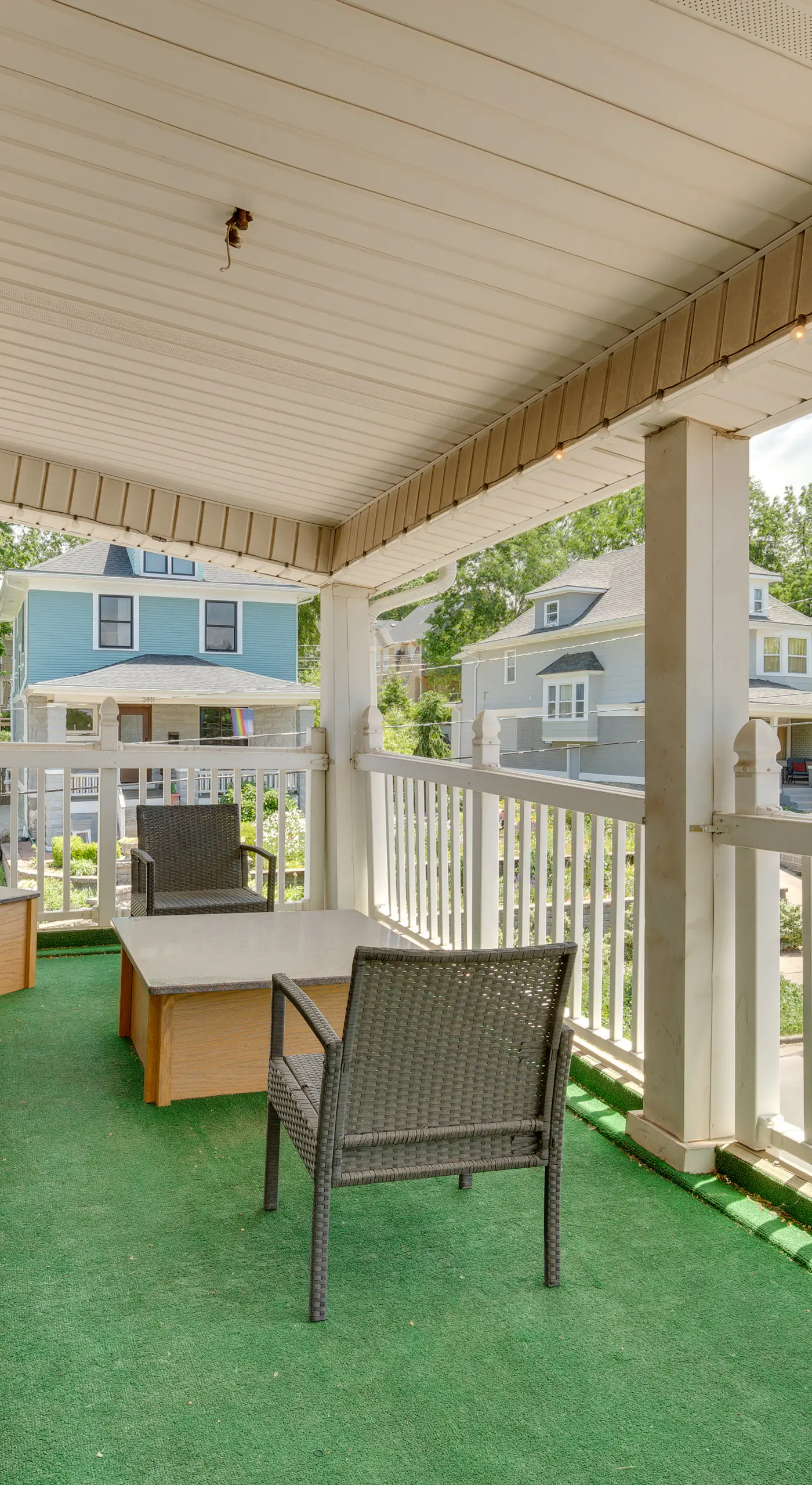 Luxurious 2BR Kansas City Condo Near Downtown
