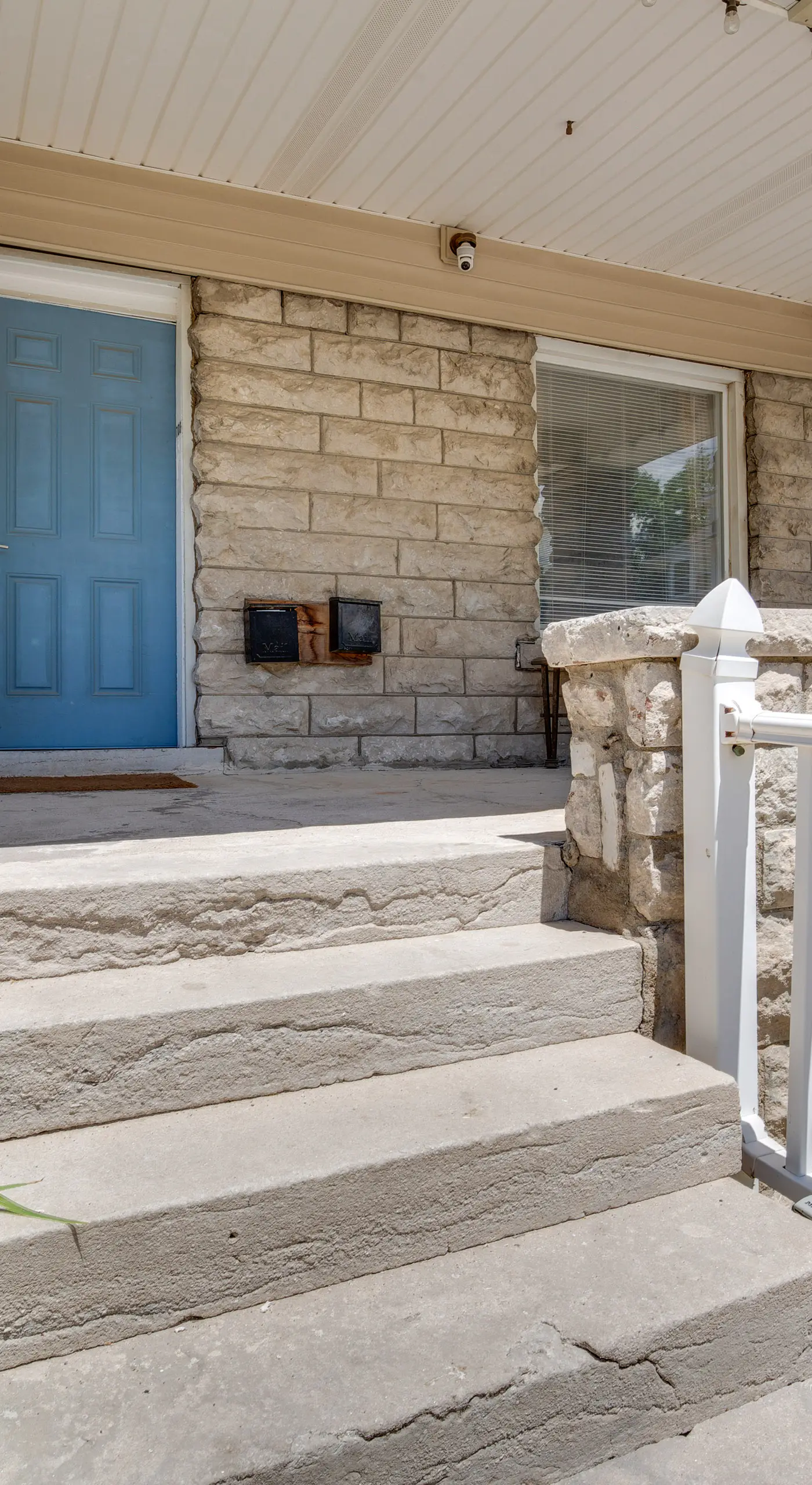 Luxurious 2BR Kansas City Condo Near Downtown
