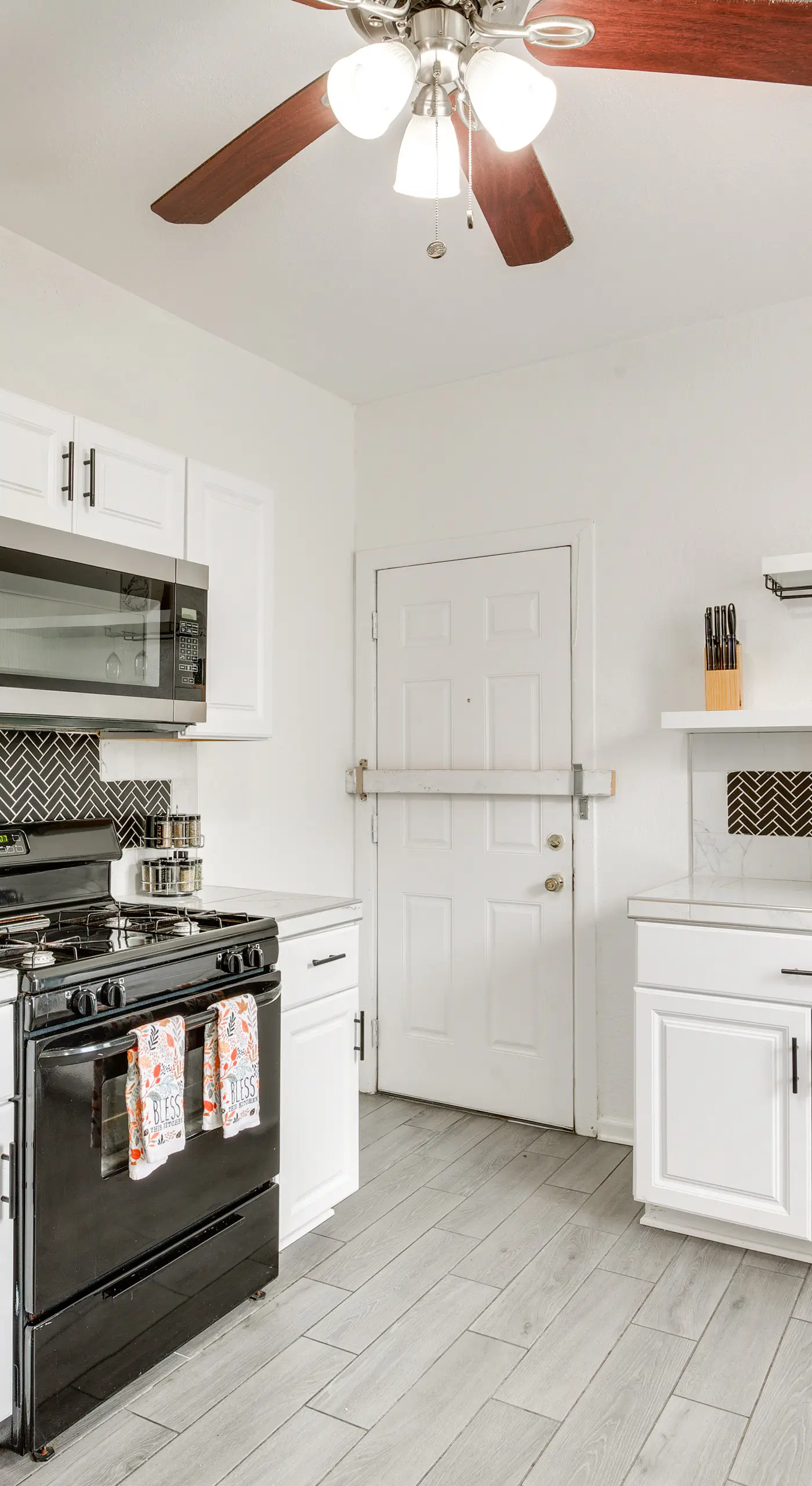 Luxurious 2BR Kansas City Condo Near Downtown