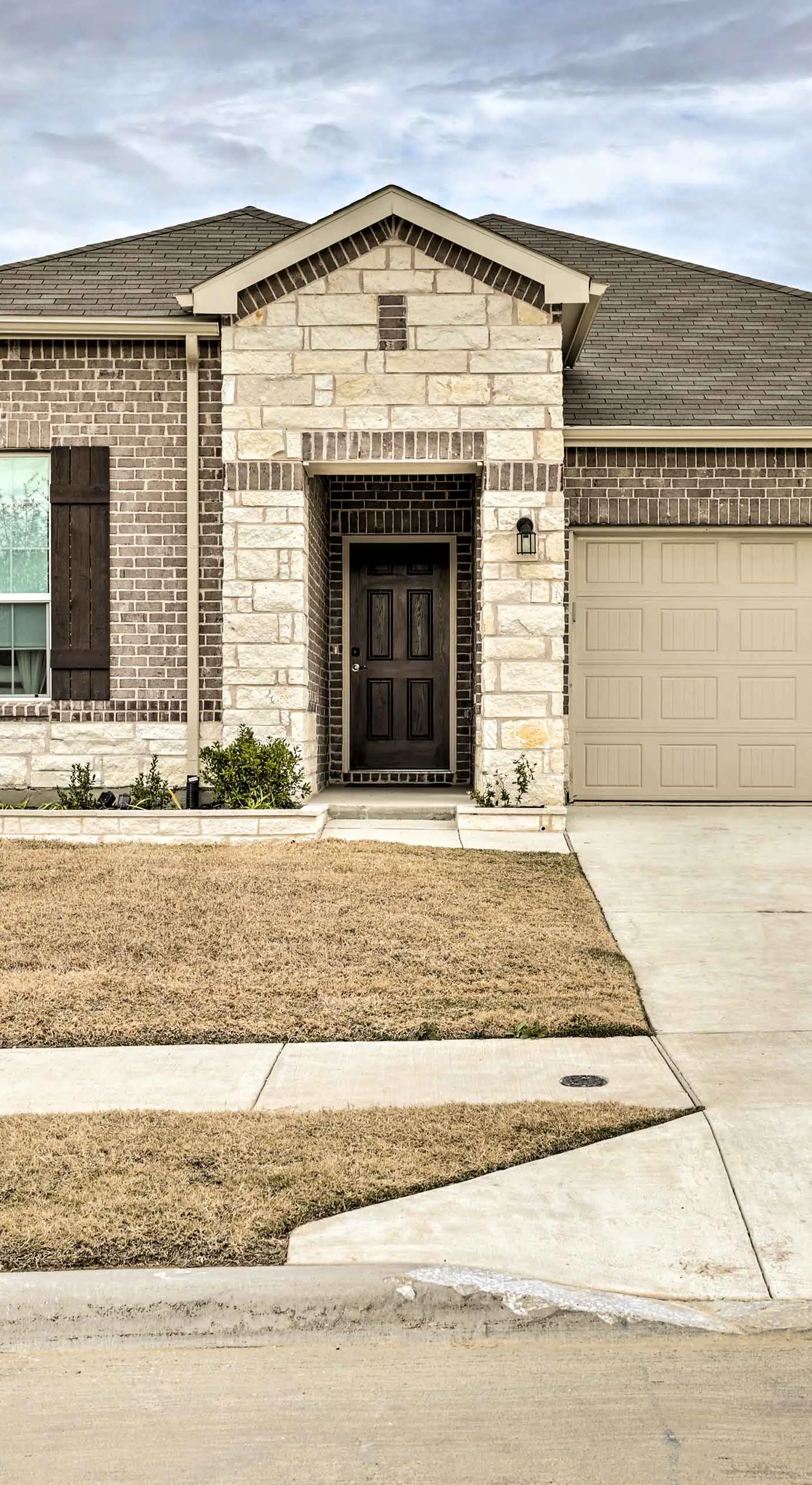 Sleek Fort Worth Home w/ Patio - Pets Welcome!