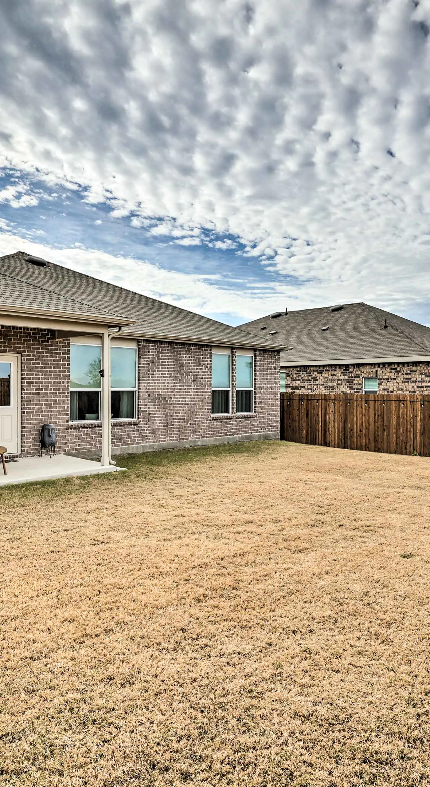 Sleek Fort Worth Home w/ Patio - Pets Welcome!
