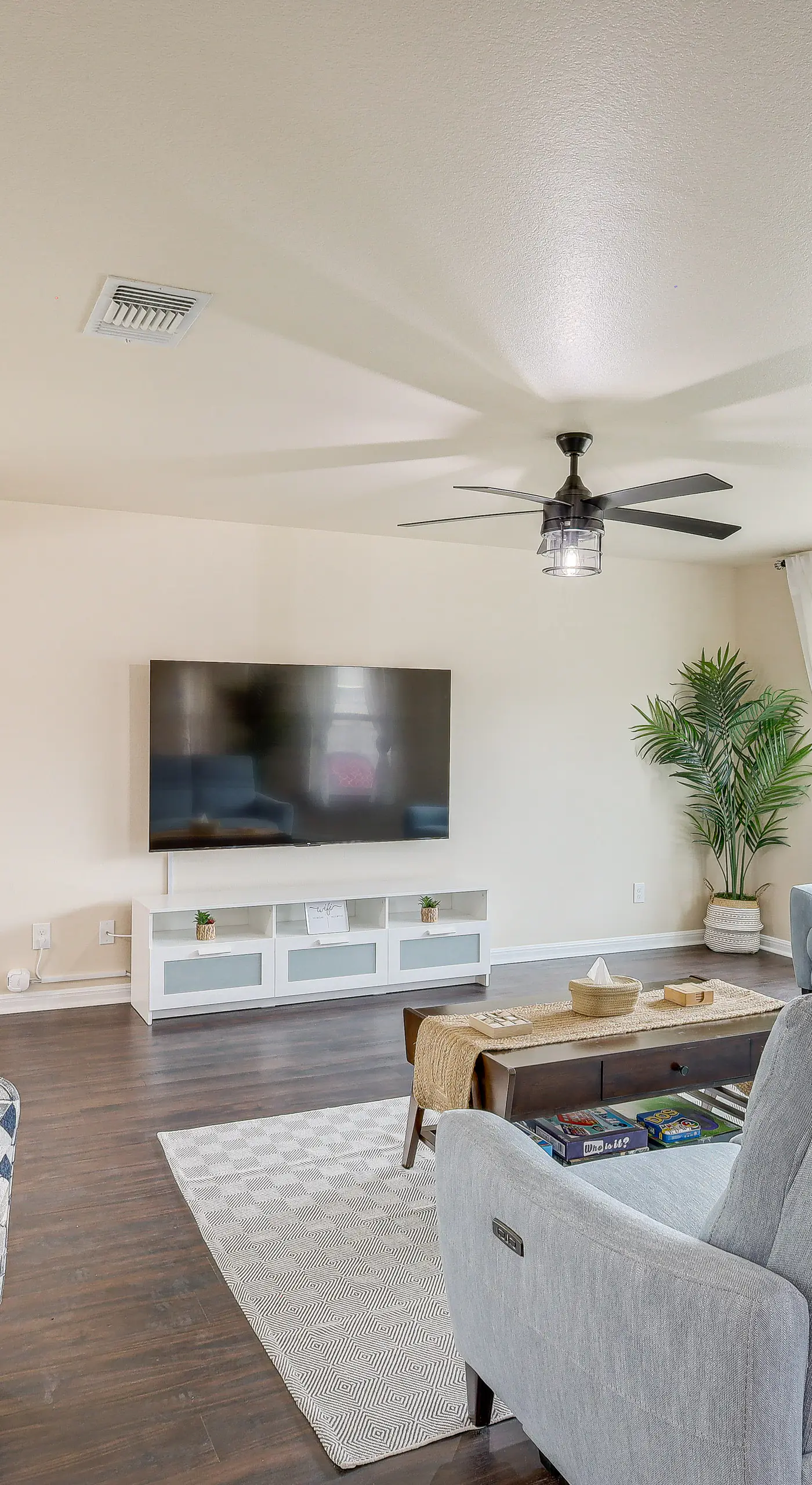 8 Mi to Fort Cavazos! Modern Home w/ Fire Pit