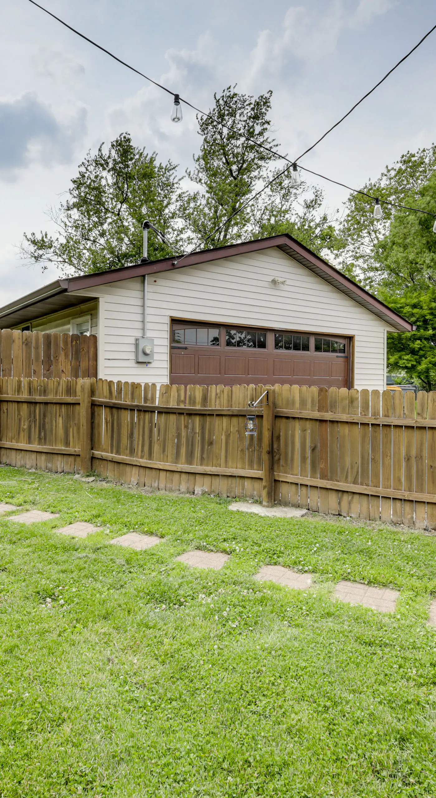 1 Mi to IU: Hoosier Home w/ Fenced Yard & Fire Pit